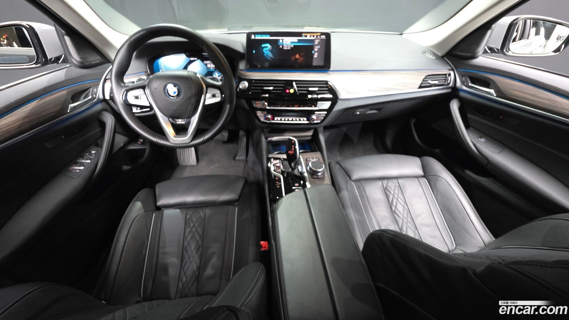 Main__Slider__Photo:5-Series BMW 2022.8-6