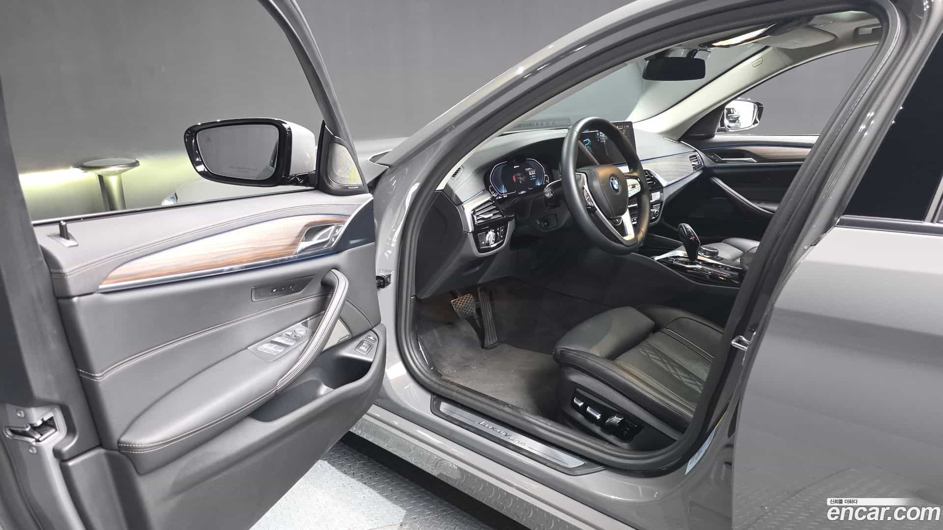 5-Series BMW 2022.8-INNER-010