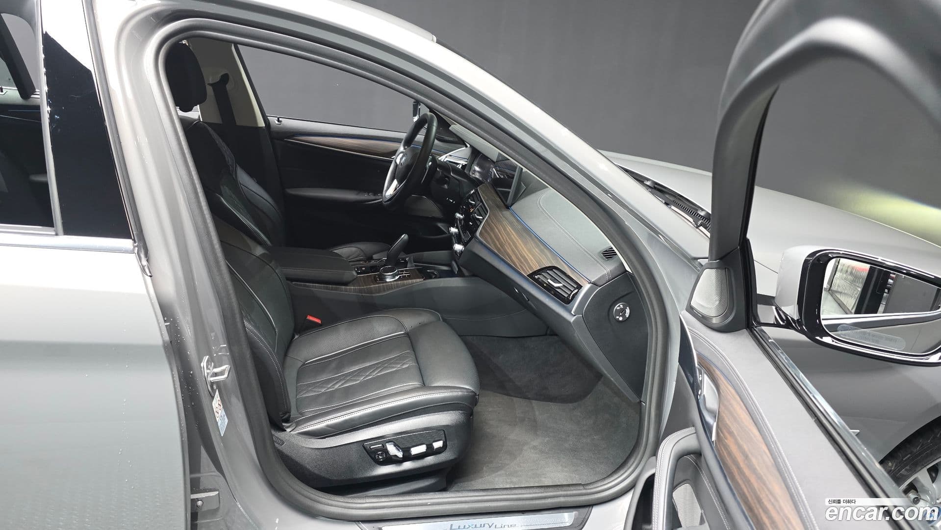 Main__Slider__Photo:5-Series BMW 2022.8-10