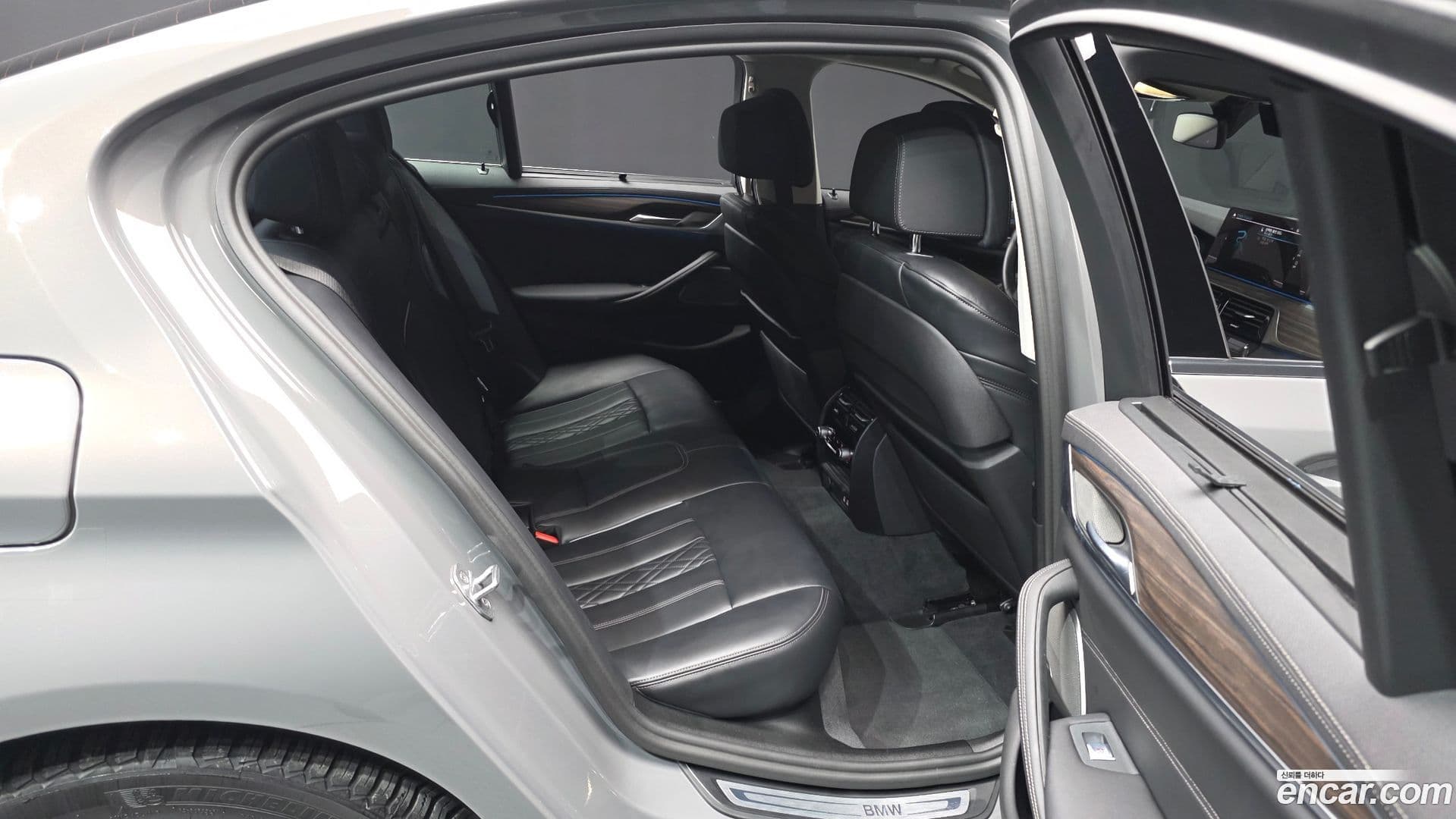 Main__Slider__Photo:5-Series BMW 2022.8-11