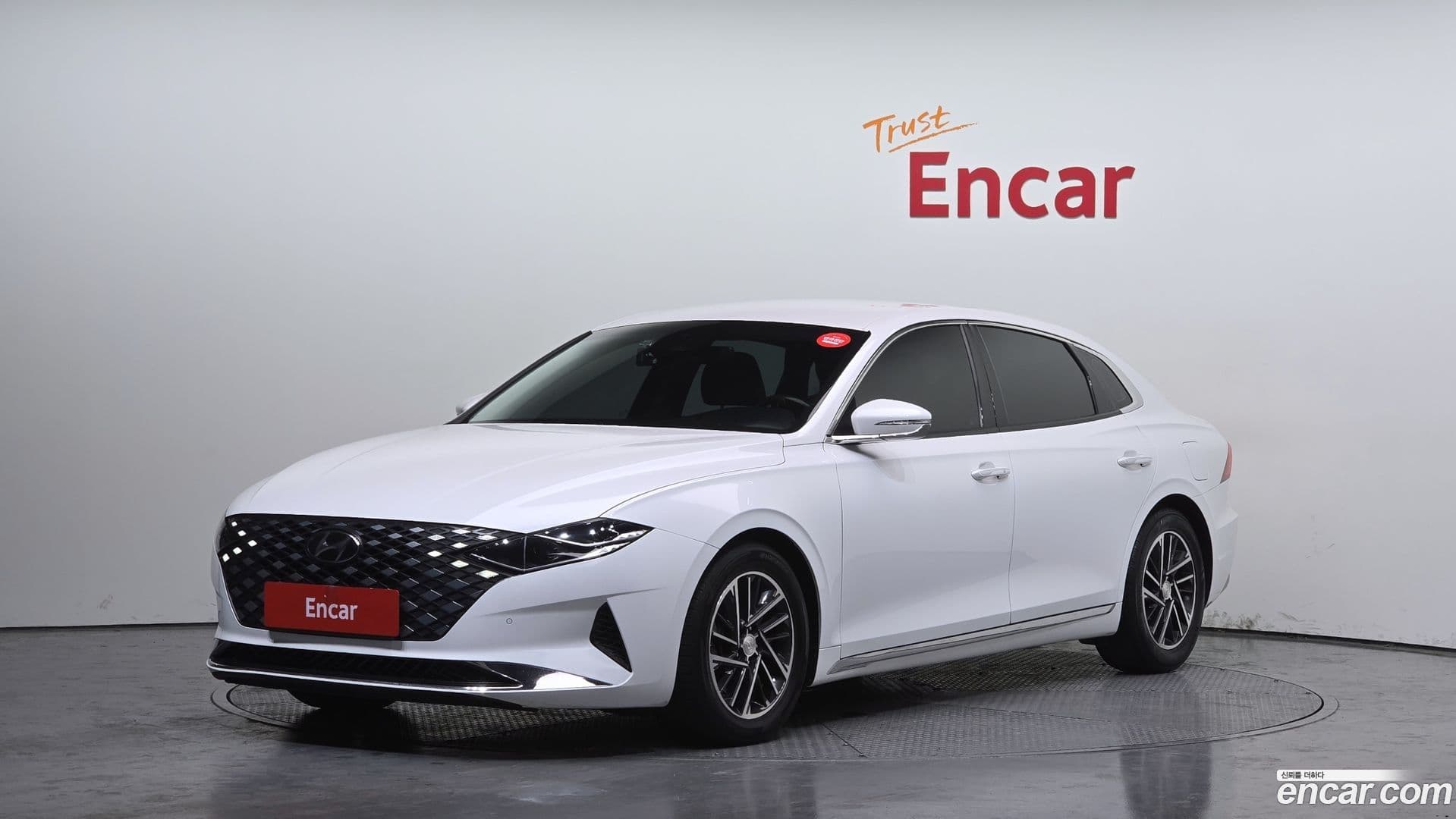 Main__Slider__Photo:Grandeur Hyundai 2020.9-0