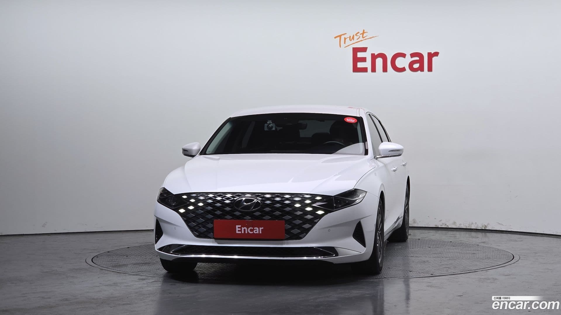 Main__Slider__Photo:Grandeur Hyundai 2020.9-2