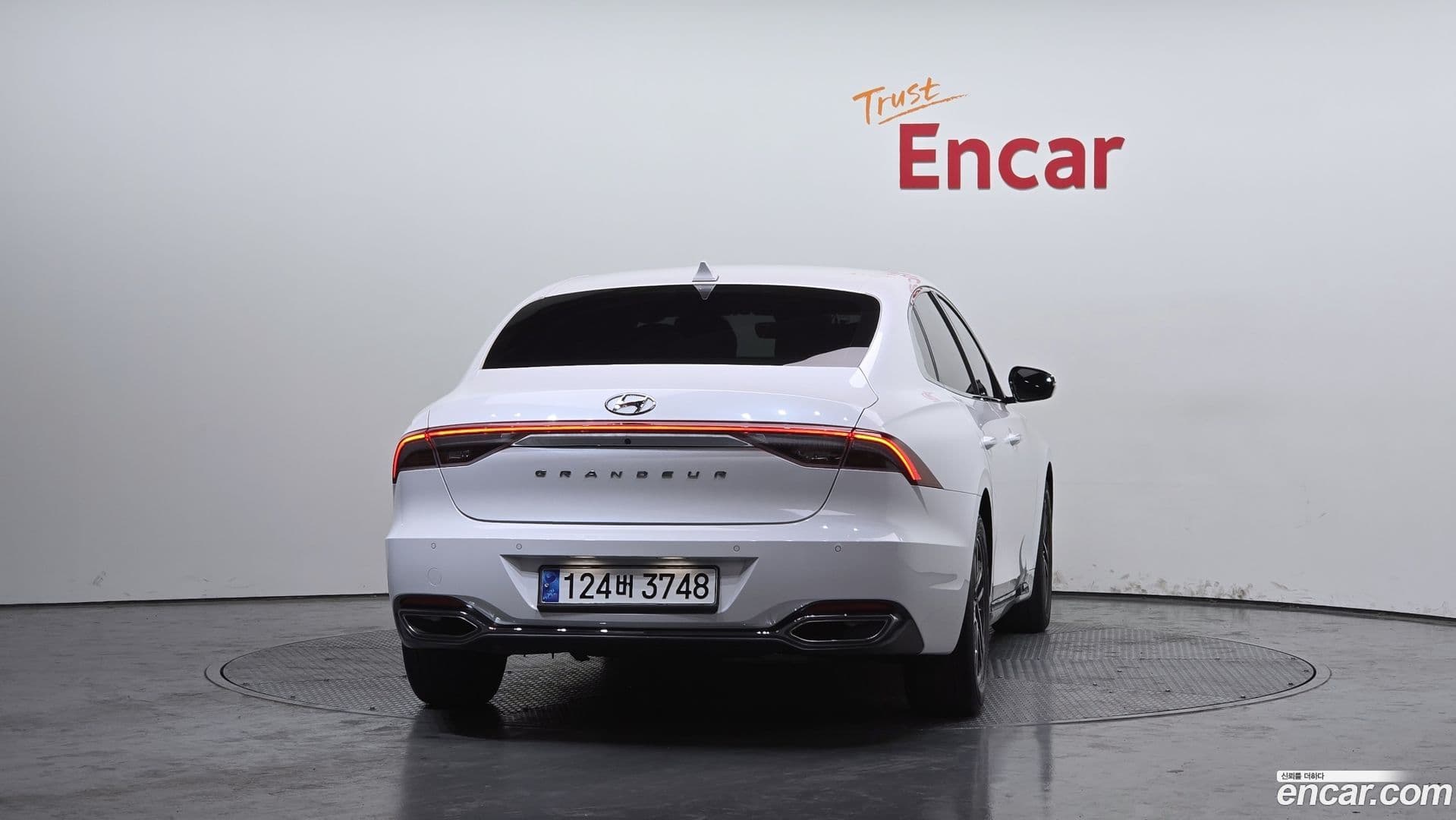 Main__Slider__Photo:Grandeur Hyundai 2020.9-3