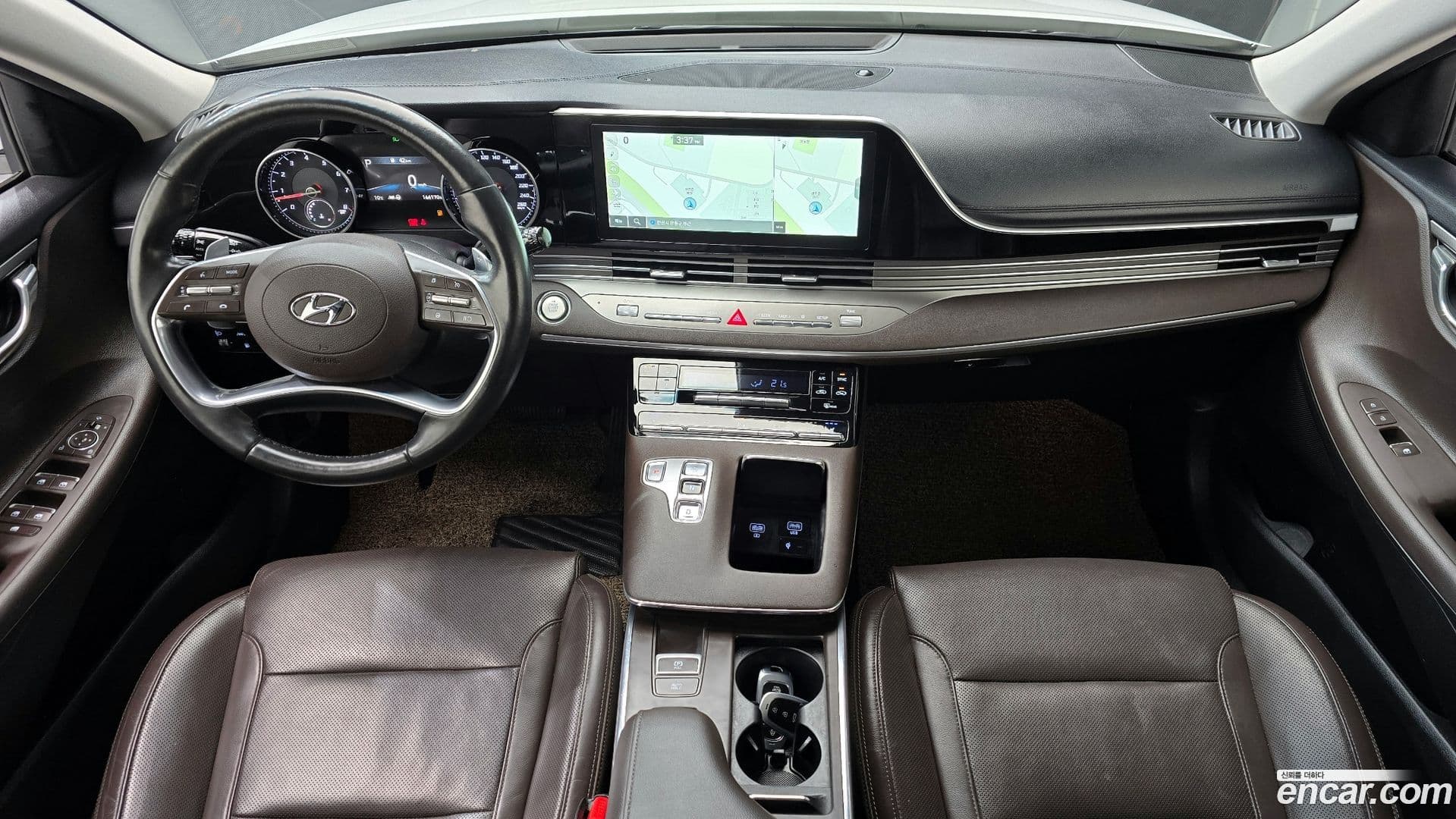 Main__Slider__Photo:Grandeur Hyundai 2020.9-6