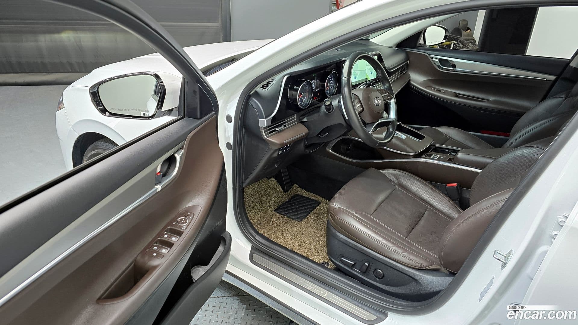 Main__Slider__Photo:Grandeur Hyundai 2020.9-9