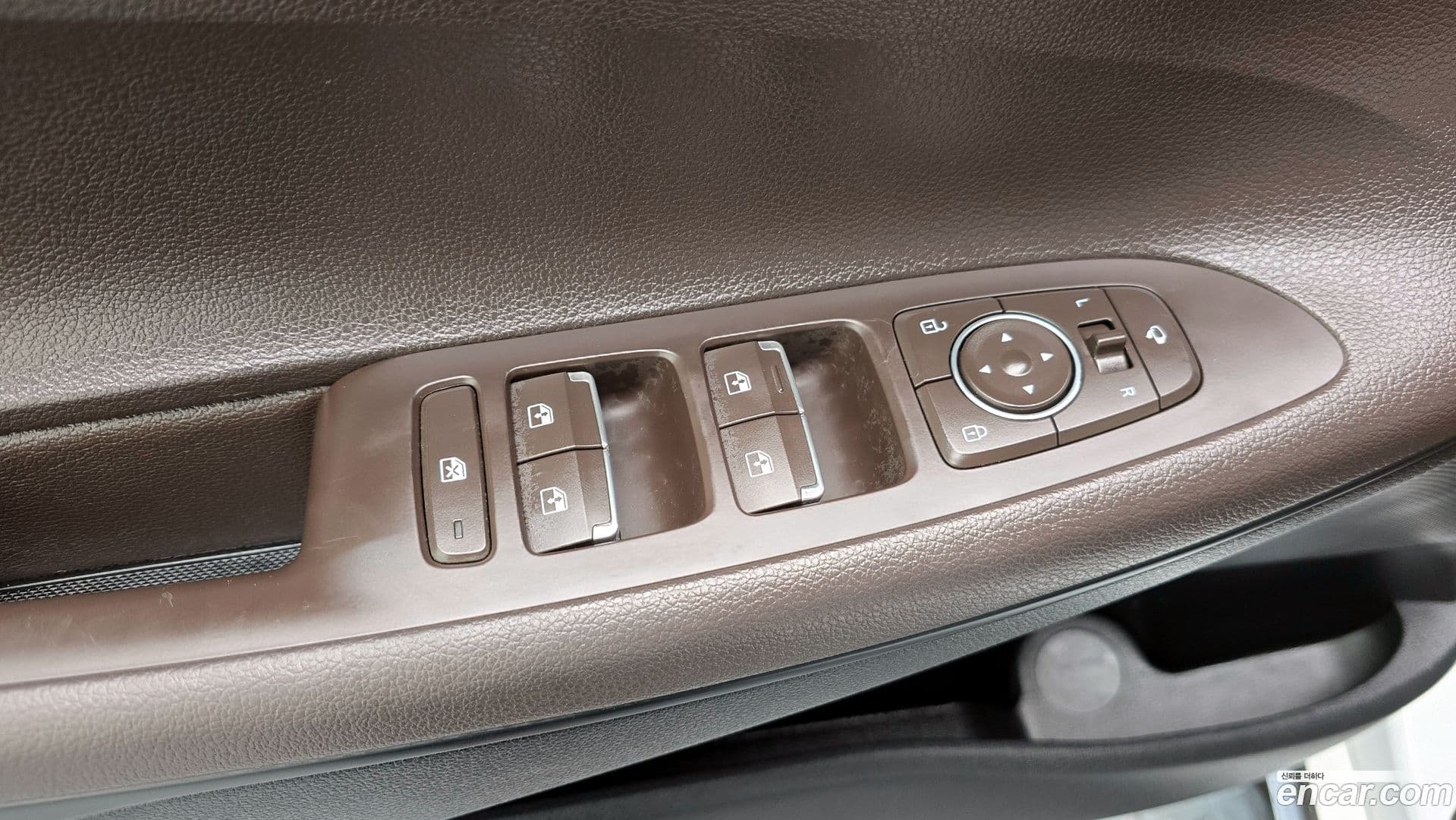 Main__Slider__Photo:Grandeur Hyundai 2020.9-13