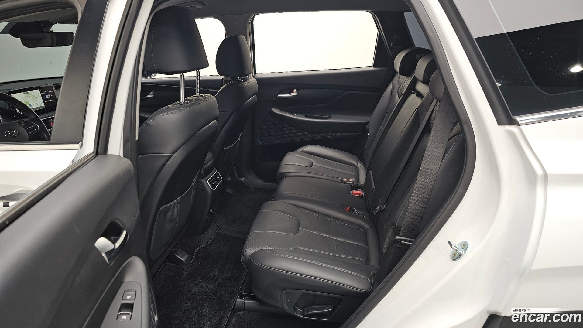 Main__Slider__Photo:Santafe Hyundai 2022.7-11