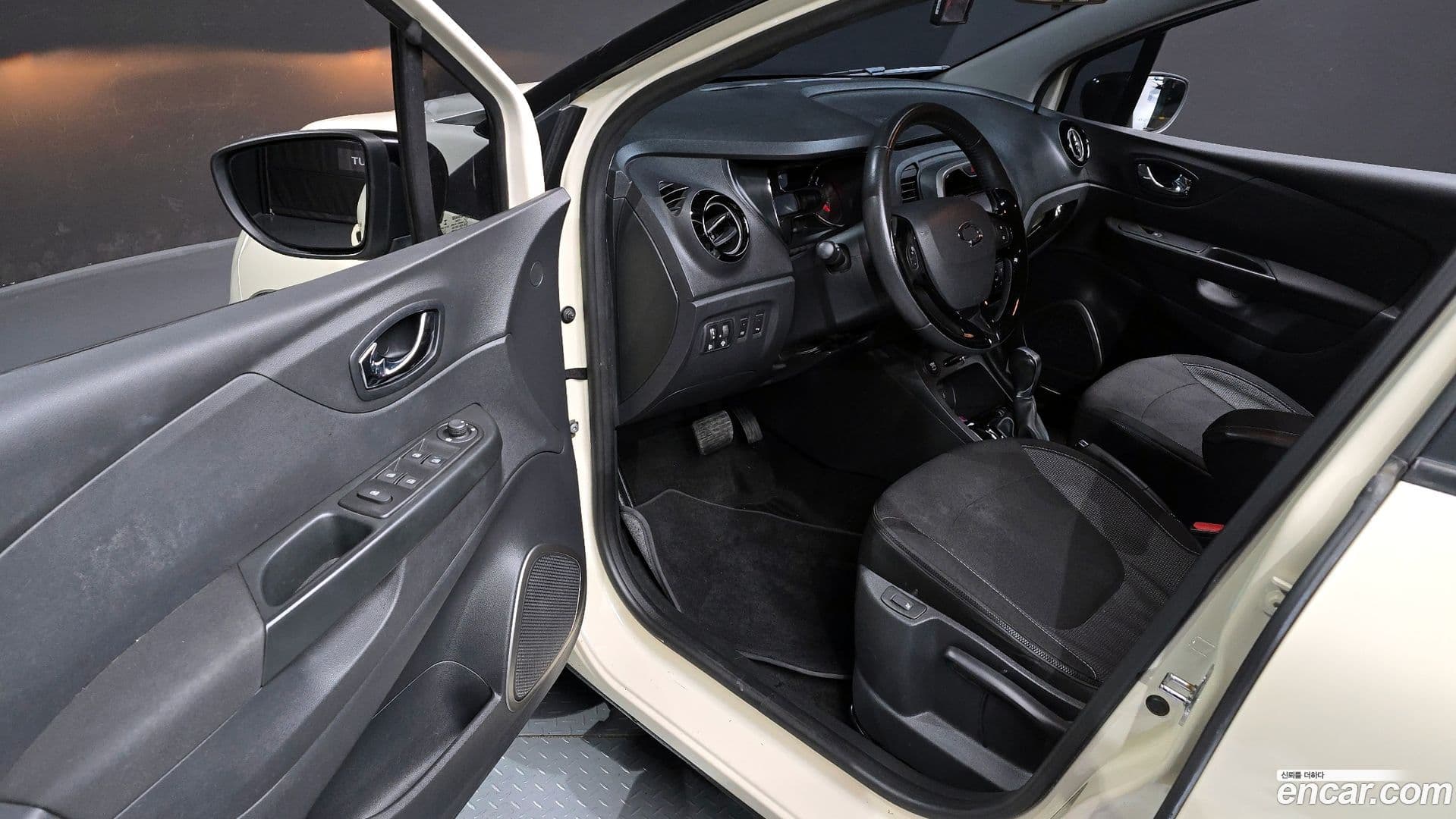 Main__Slider__Photo:QM3 Renault-KoreaSamsung 2017.2-9