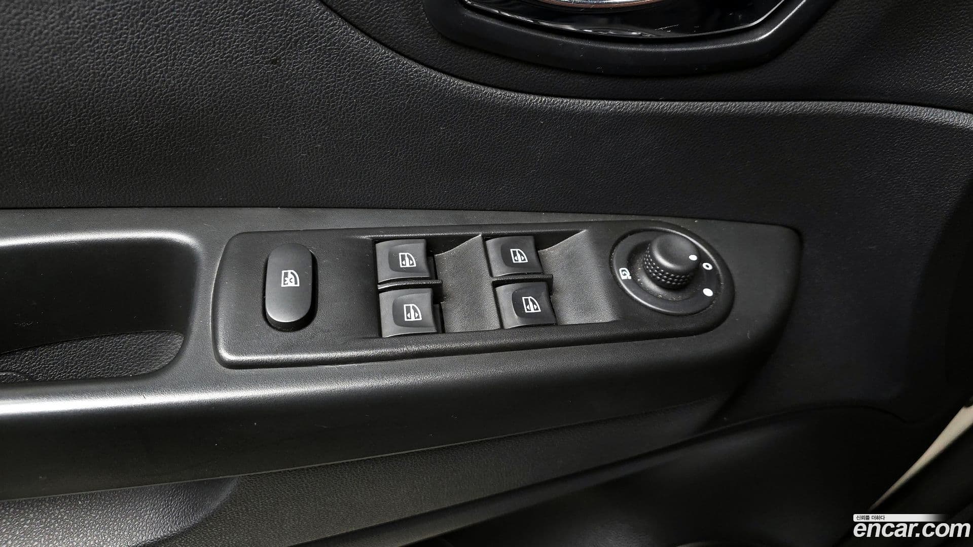 Main__Slider__Photo:QM3 Renault-KoreaSamsung 2017.2-16