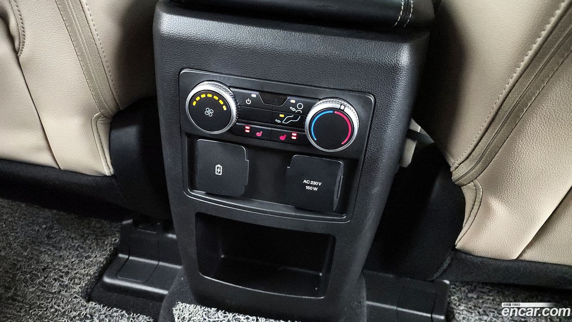 Main__Slider__Photo:Explorer Ford 2021.0-18