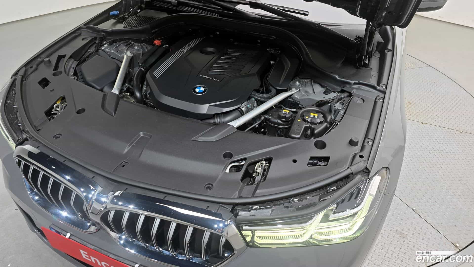 Gran Turismo BMW 2021.4-INNER-006