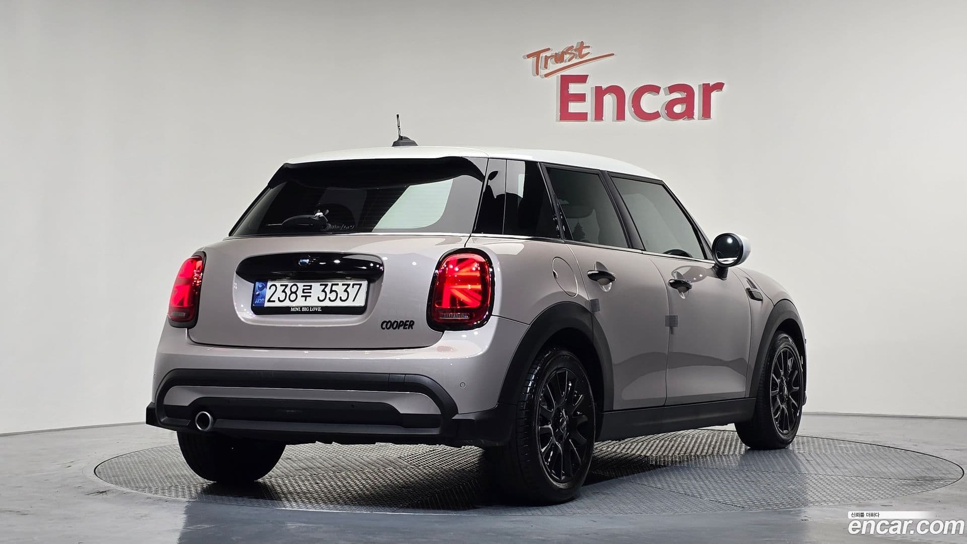 Main__Slider__Photo:Cooper Mini 2024.0-1