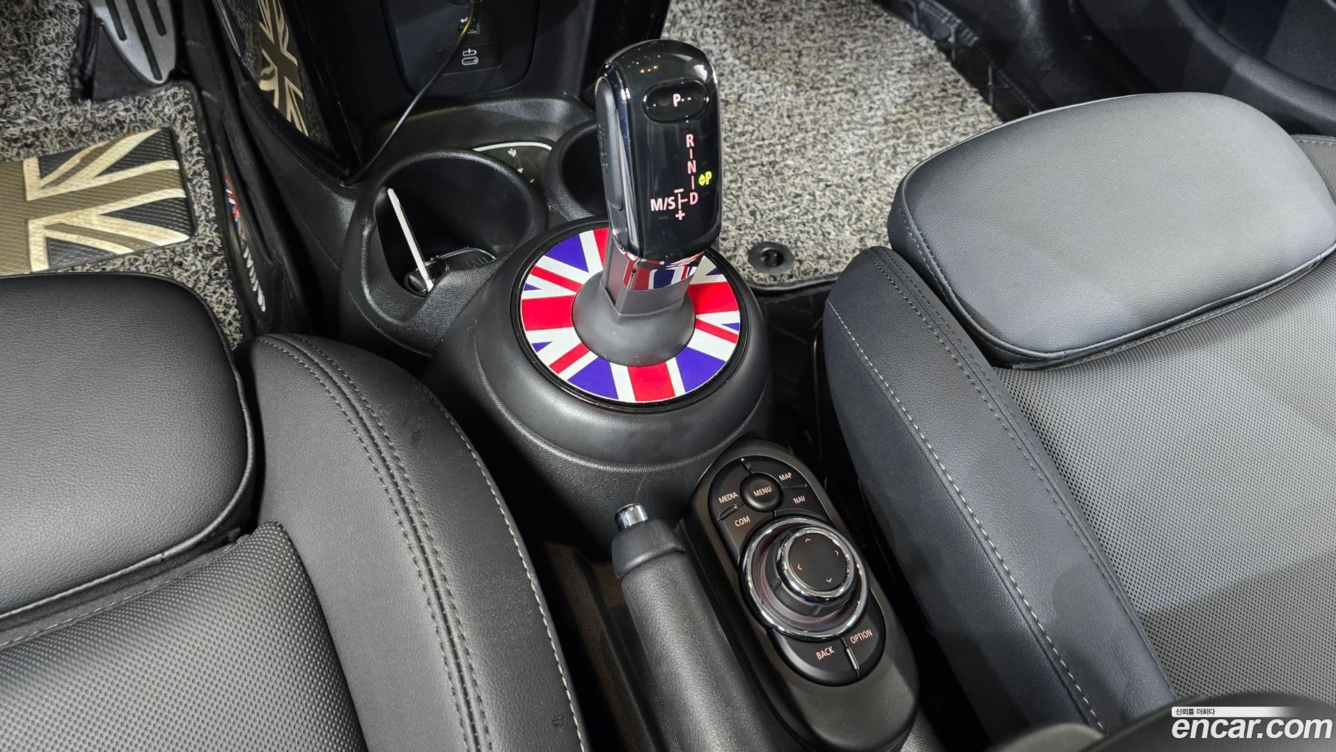 Main__Slider__Photo:Cooper Mini 2024.0-8