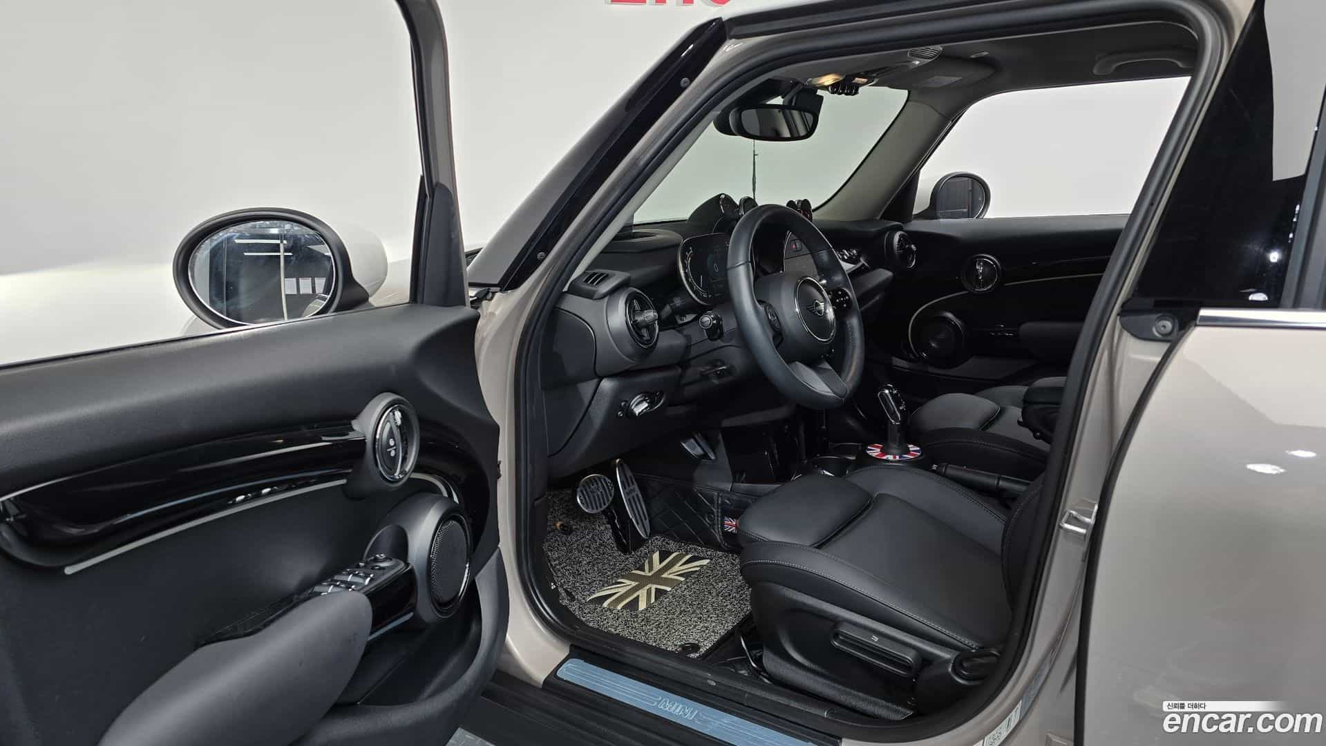 Cooper Mini 2024.0-INNER-010