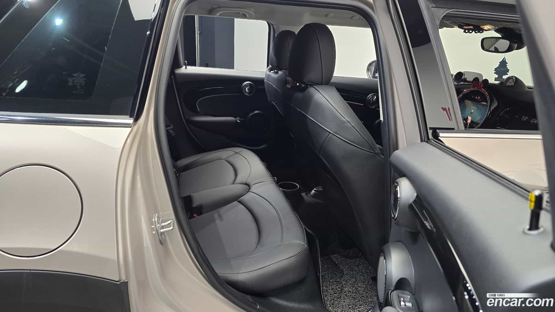 Cooper Mini 2024.0-OPTION-016