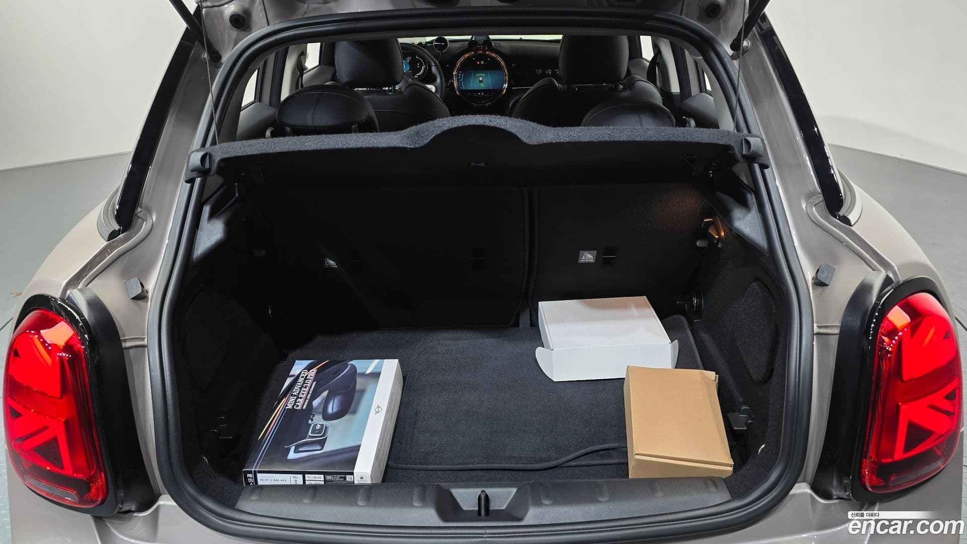 Main__Slider__Photo:Cooper Mini 2024.0-19