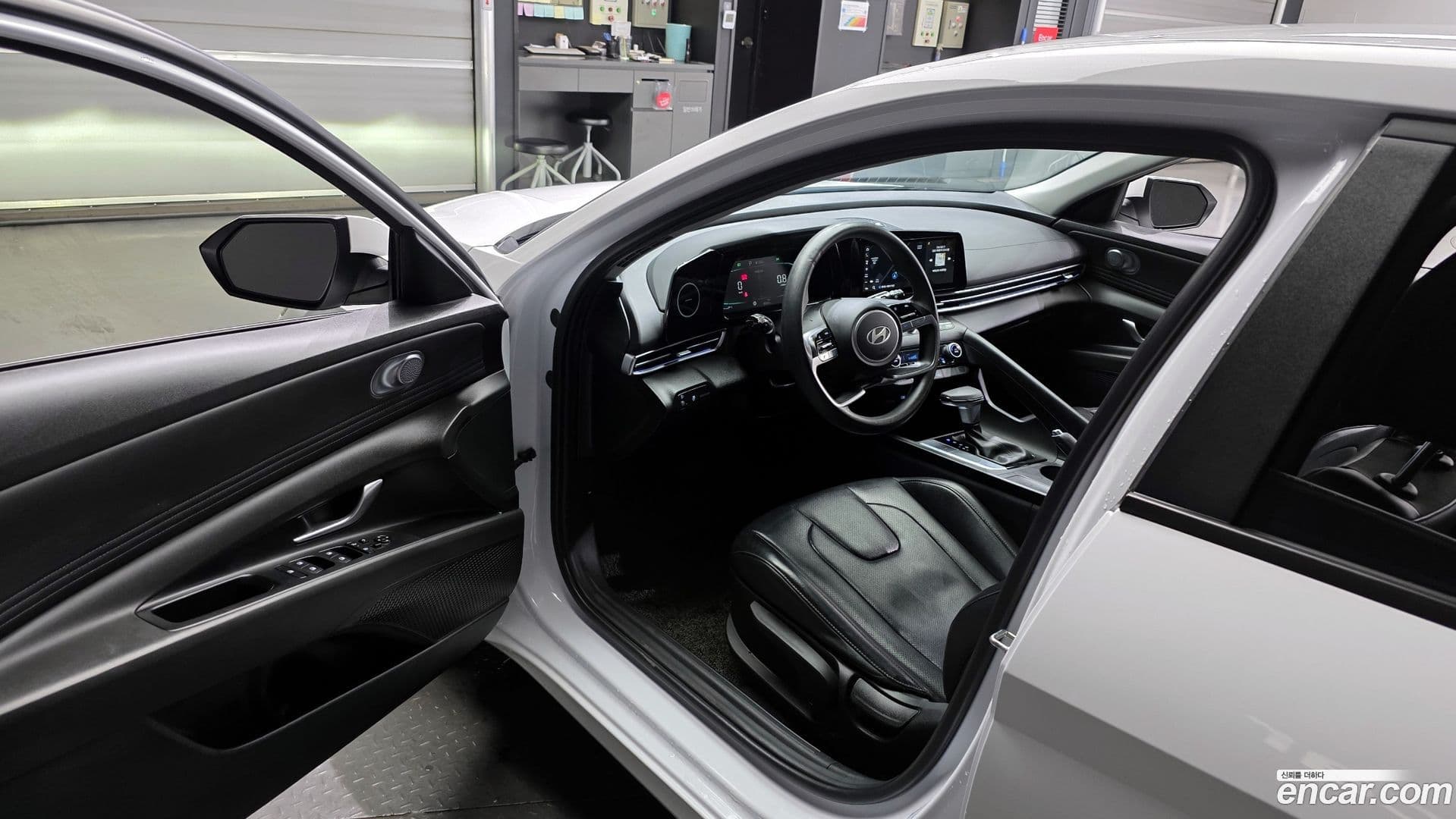 Main__Slider__Photo:AVANTE Hyundai 2023.10-9