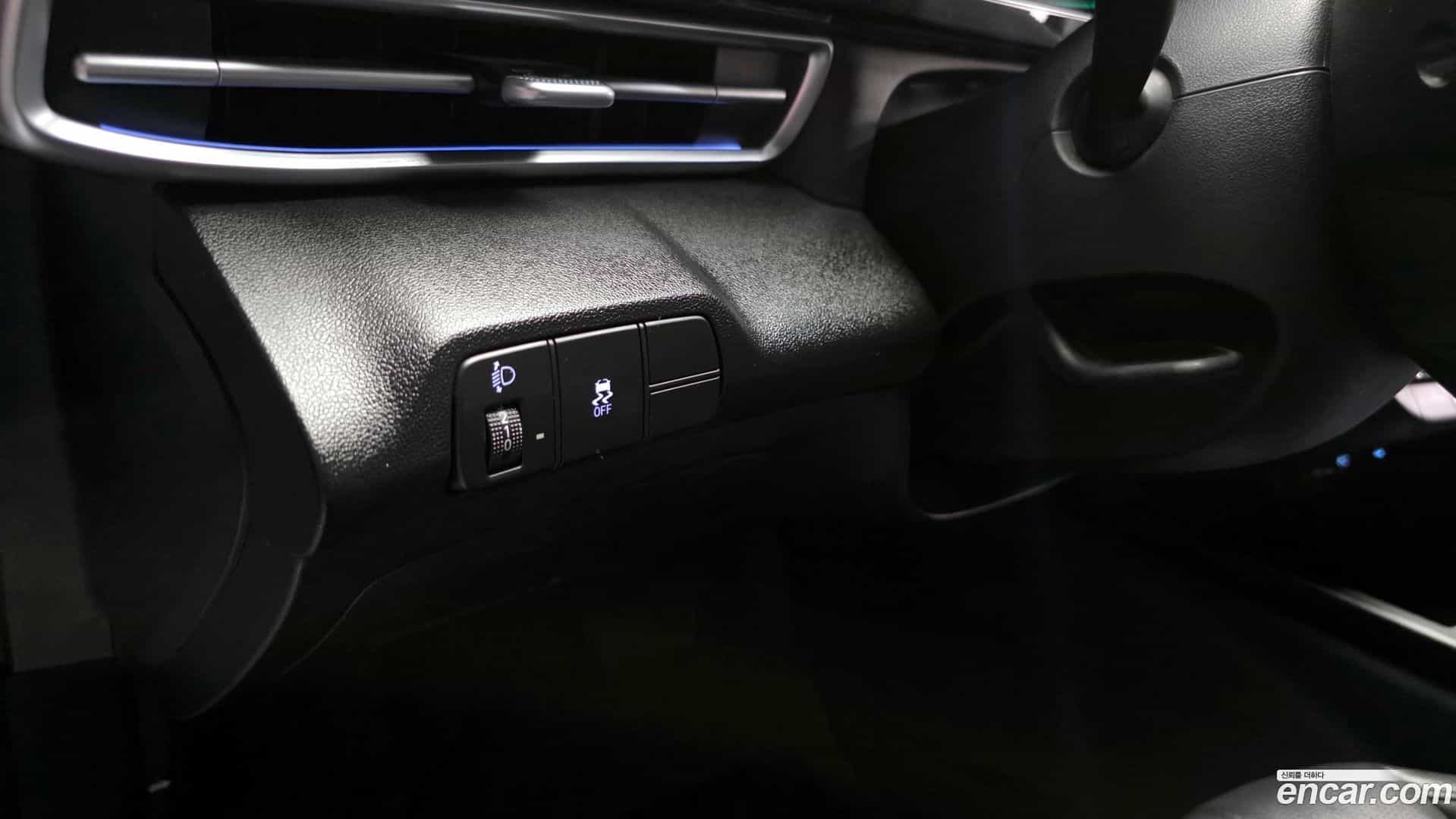 AVANTE Hyundai 2023.10-OPTION-019