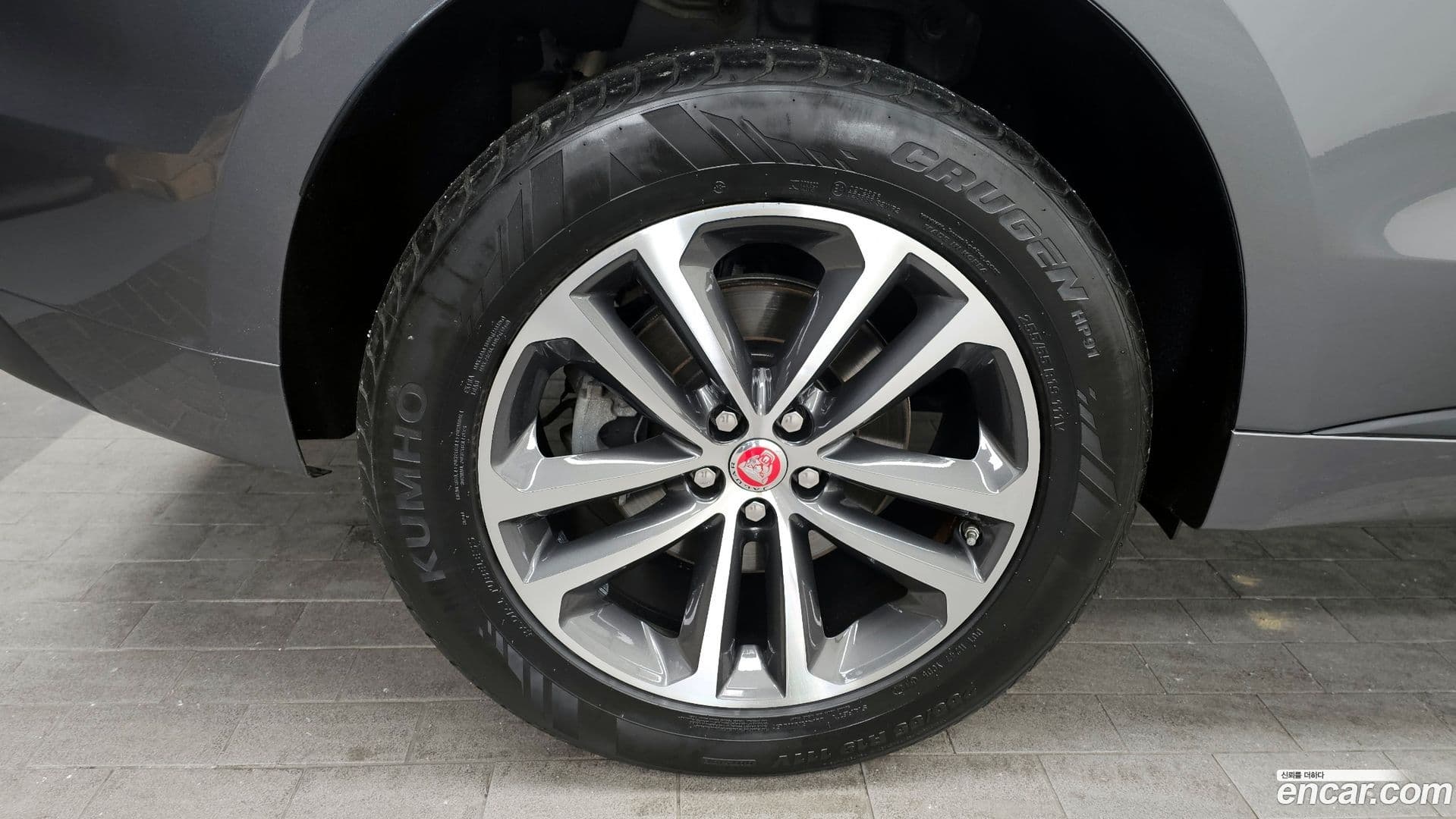 Main__Slider__Photo:F-PACE Jaguar 2018.0-4