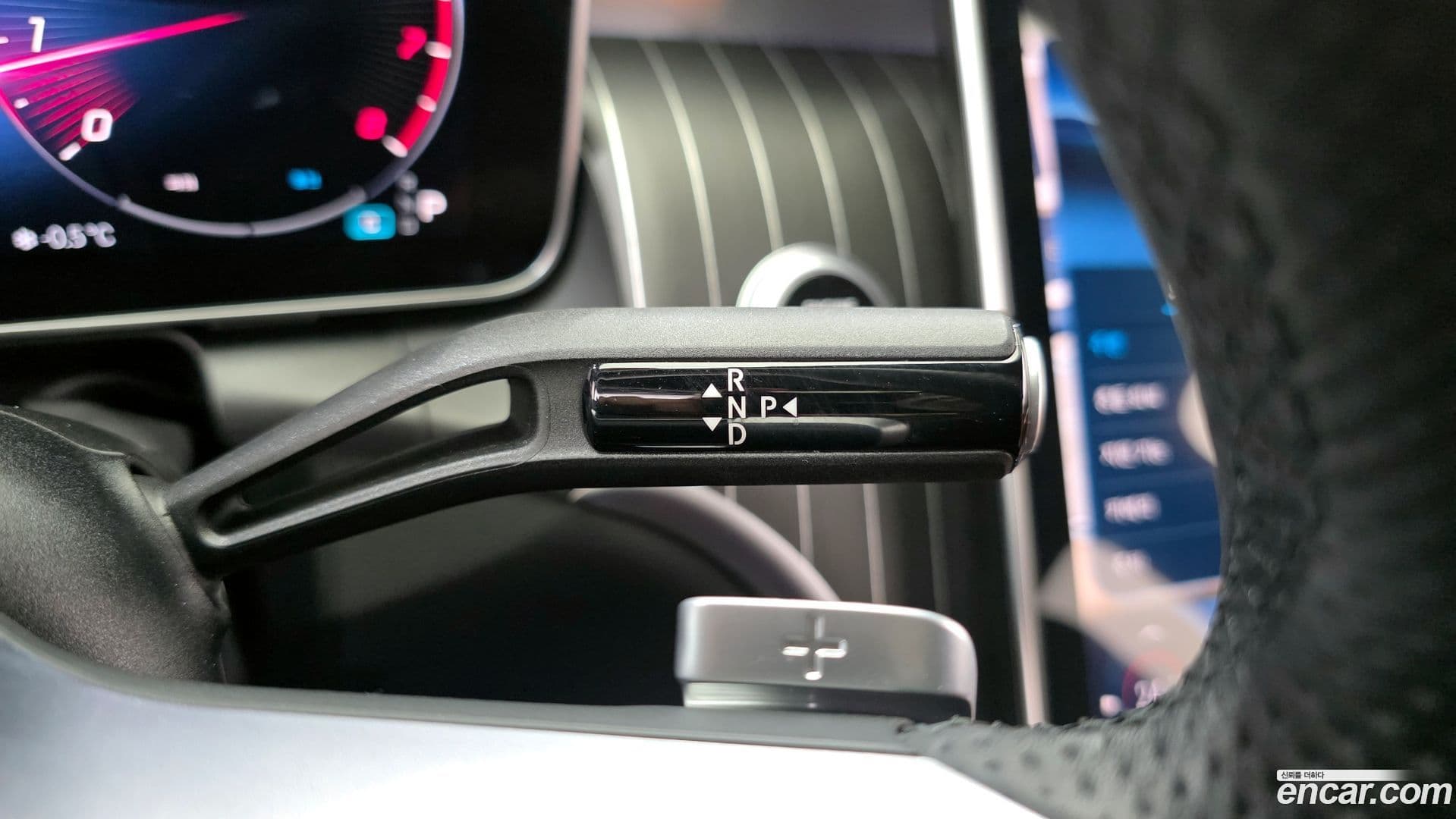 Main__Slider__Photo:GLC-Class Mercedes-Benz 2024.9-8