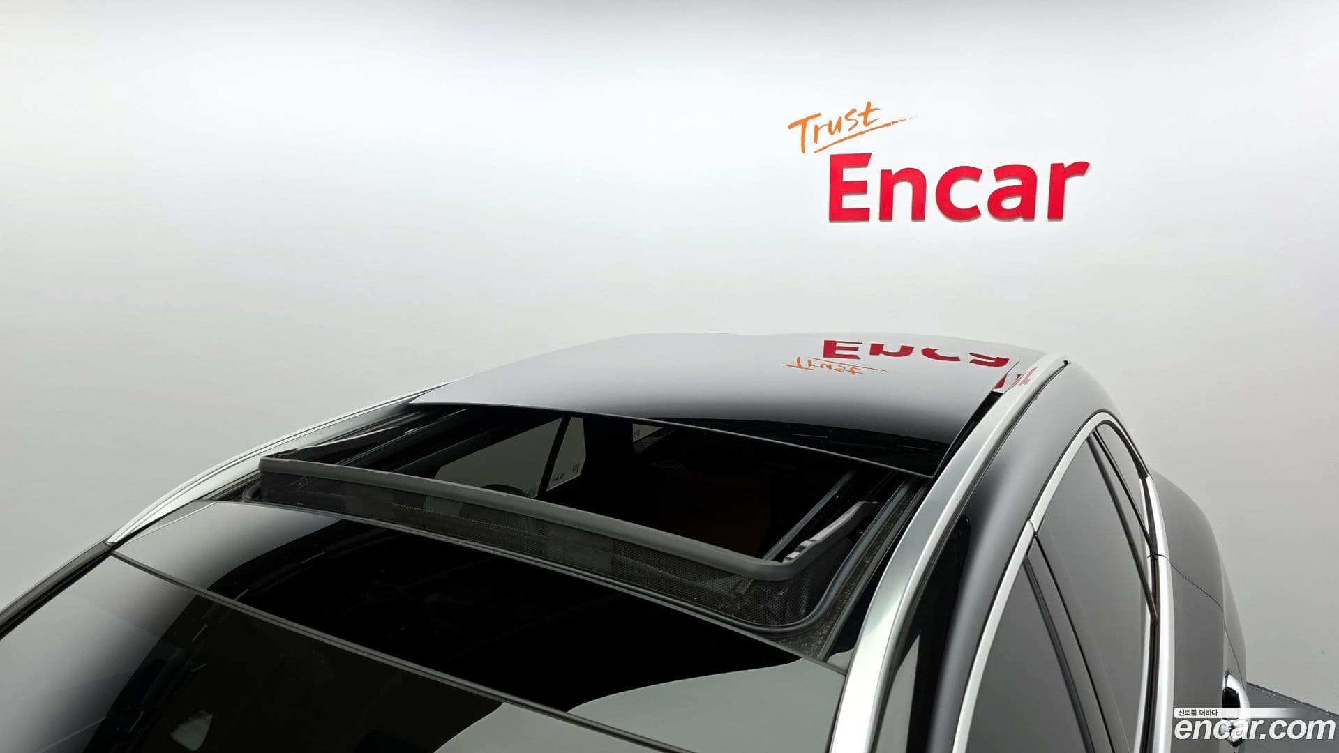 Main__Slider__Photo:GLC-Class Mercedes-Benz 2024.9-19