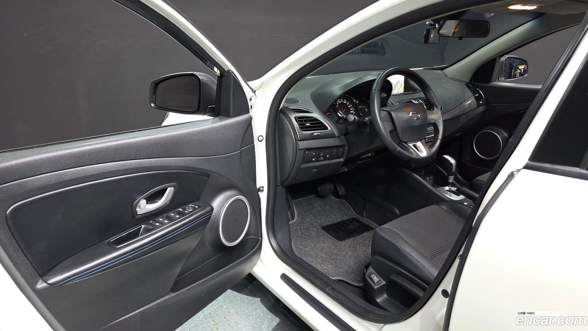 Main__Slider__Photo:SM3 Renault-KoreaSamsung 2012.7-10