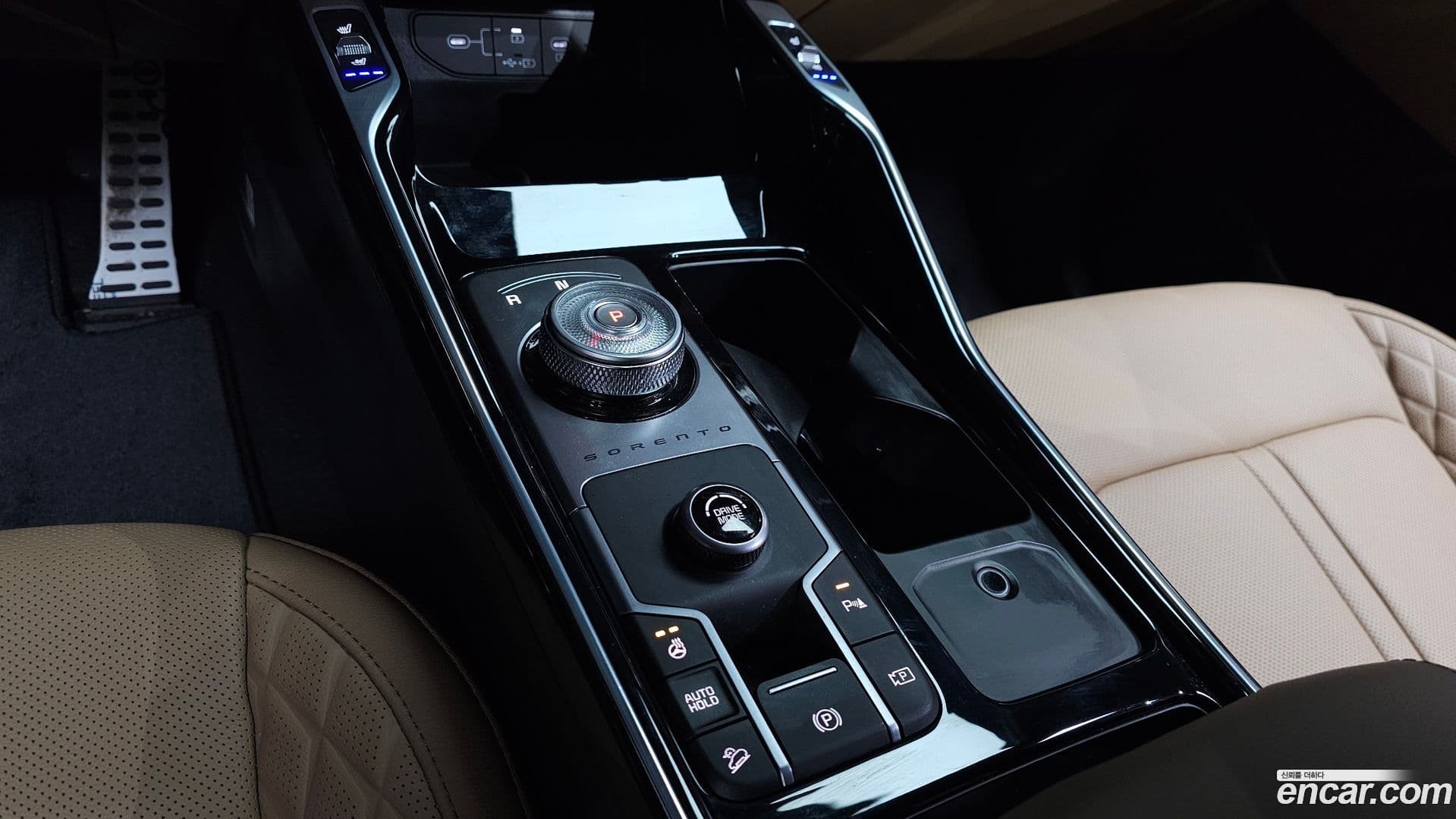 Main__Slider__Photo:Sorento Kia 2024.0-8