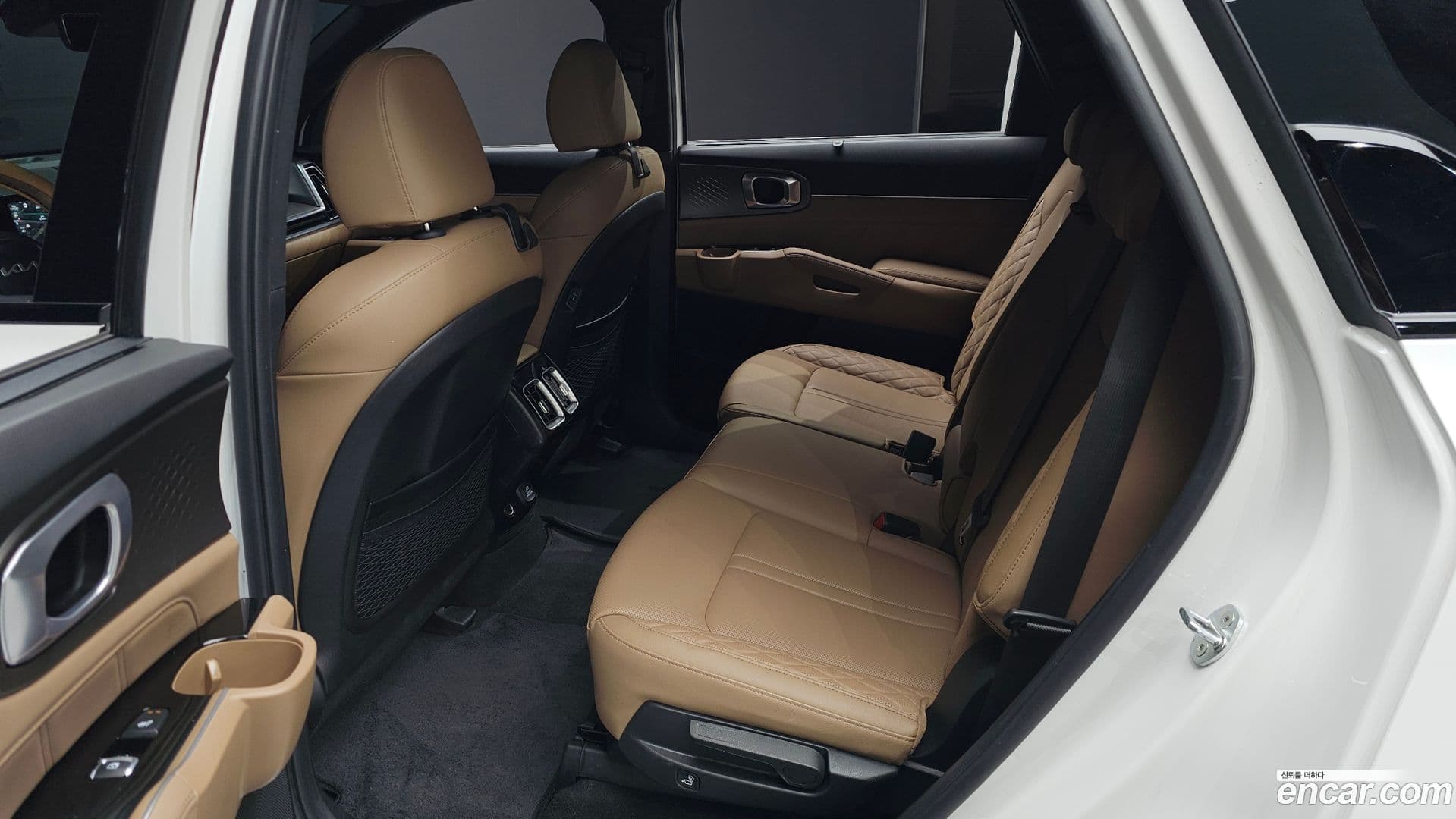 Main__Slider__Photo:Sorento Kia 2024.0-11