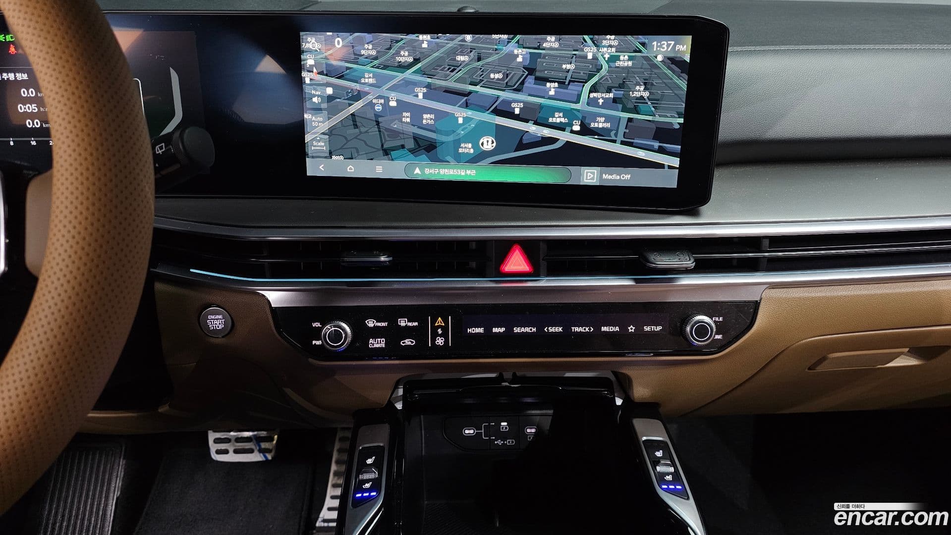 Main__Slider__Photo:Sorento Kia 2024.0-13