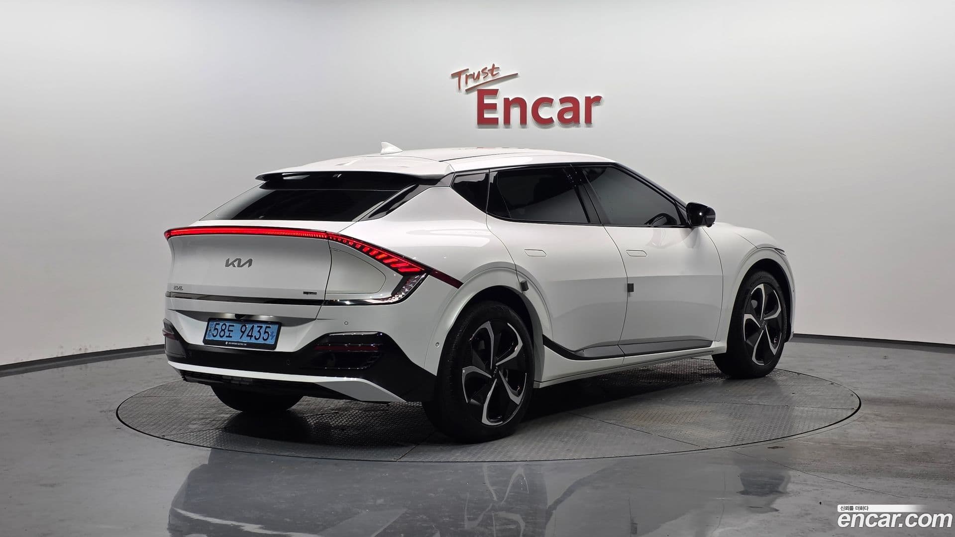 Main__Slider__Photo:EV6 Kia 2022.6-1