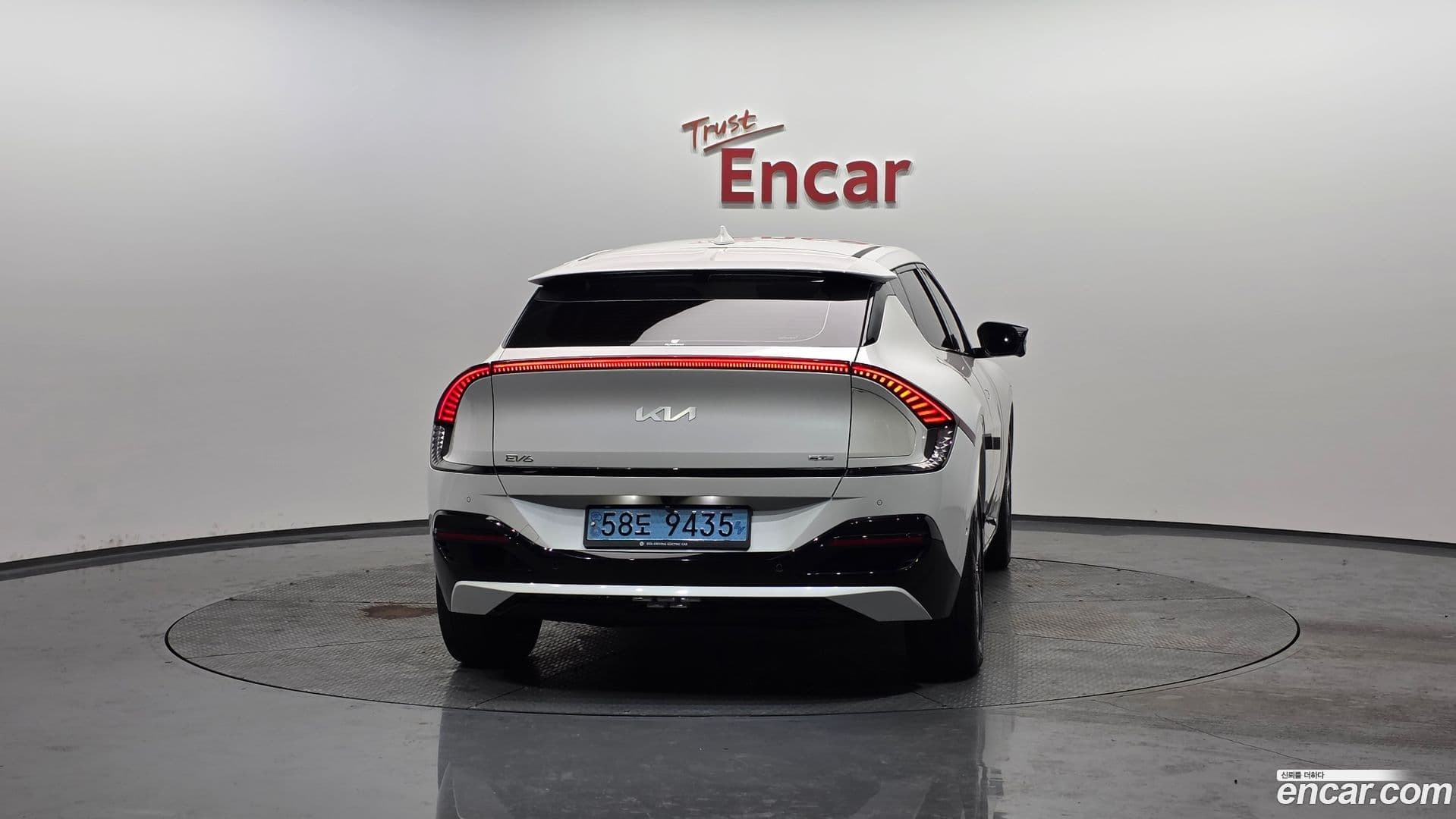 Main__Slider__Photo:EV6 Kia 2022.6-3