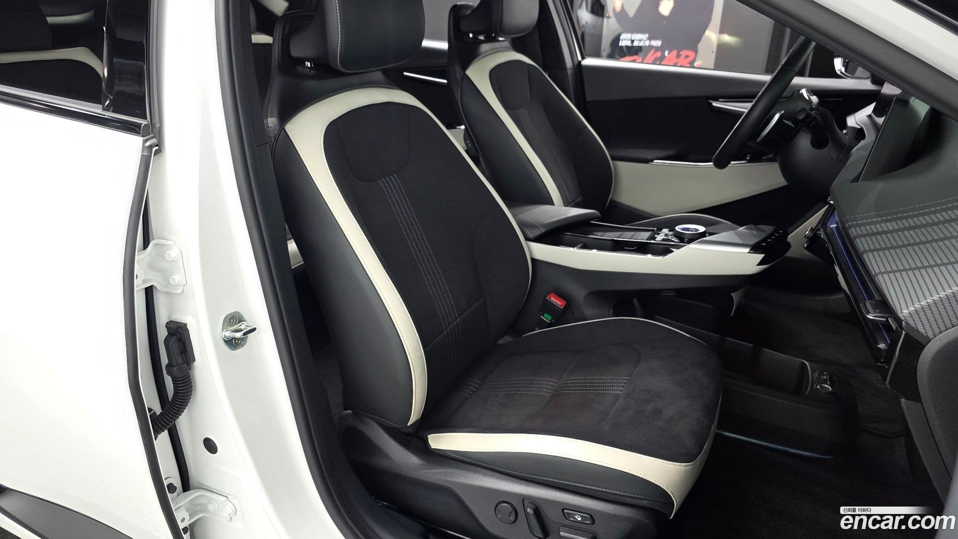 Main__Slider__Photo:EV6 Kia 2022.6-9