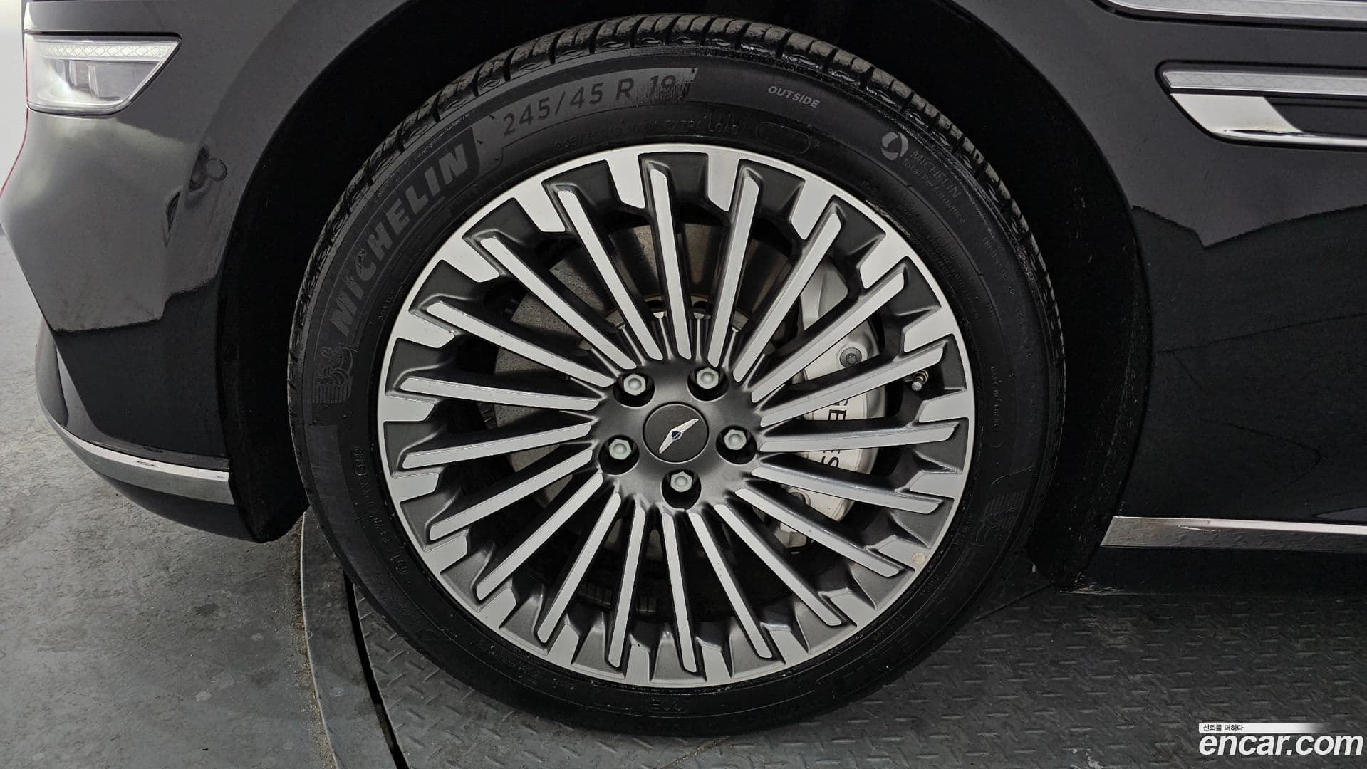 Main__Slider__Photo:G80 Genesis 2023.3-4