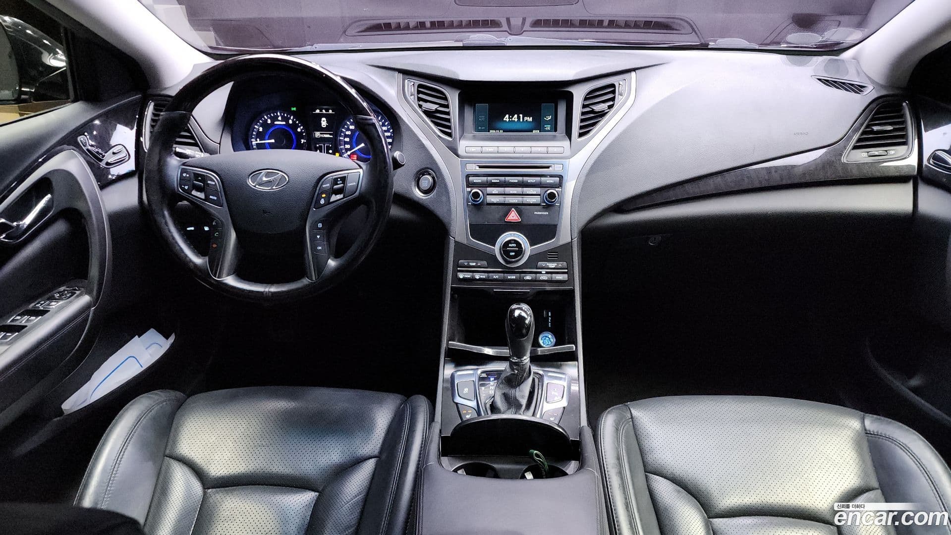 Main__Slider__Photo:Grandeur Hyundai 2015.5-6