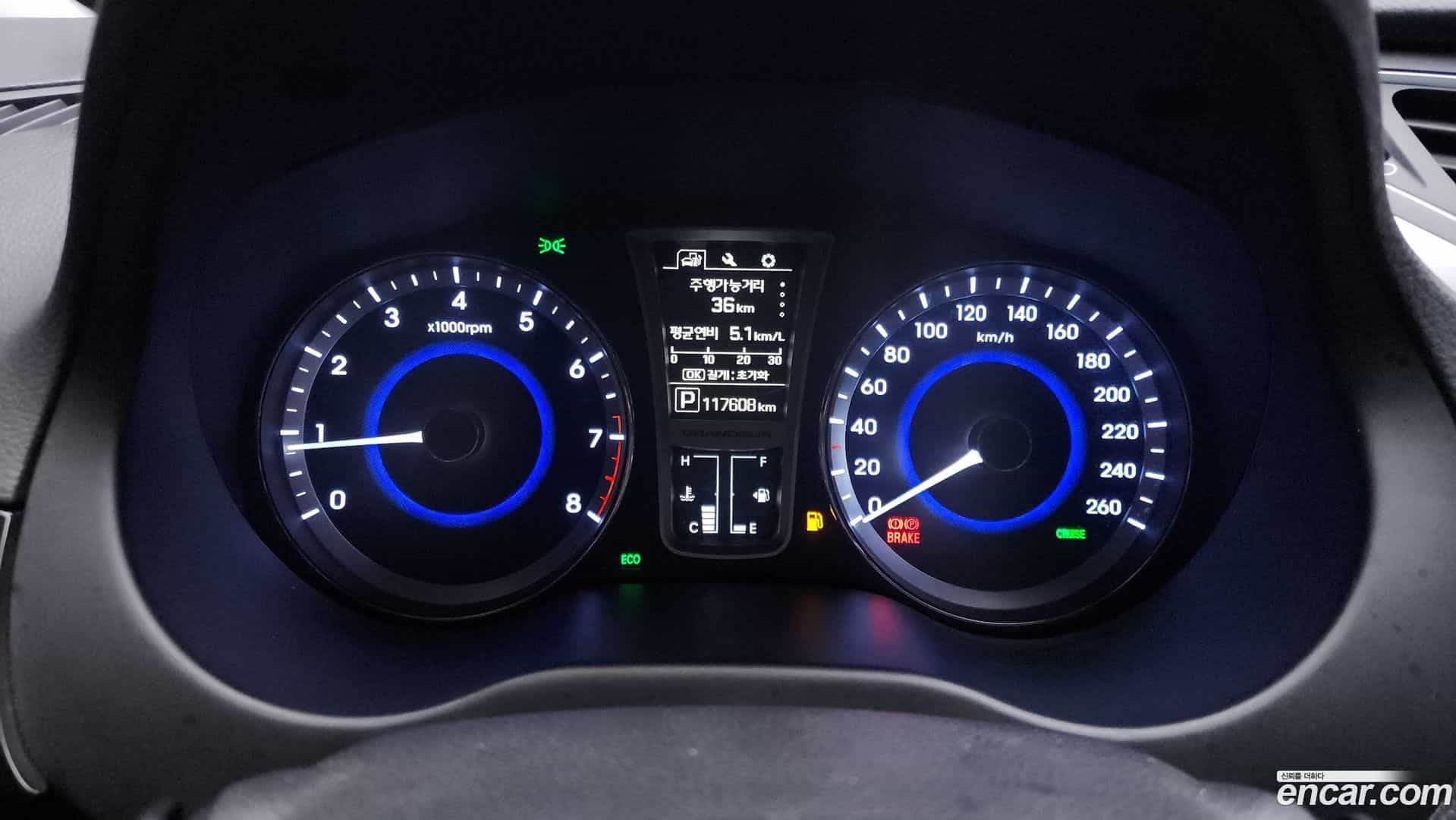 Grandeur Hyundai 2015.5-INNER-008