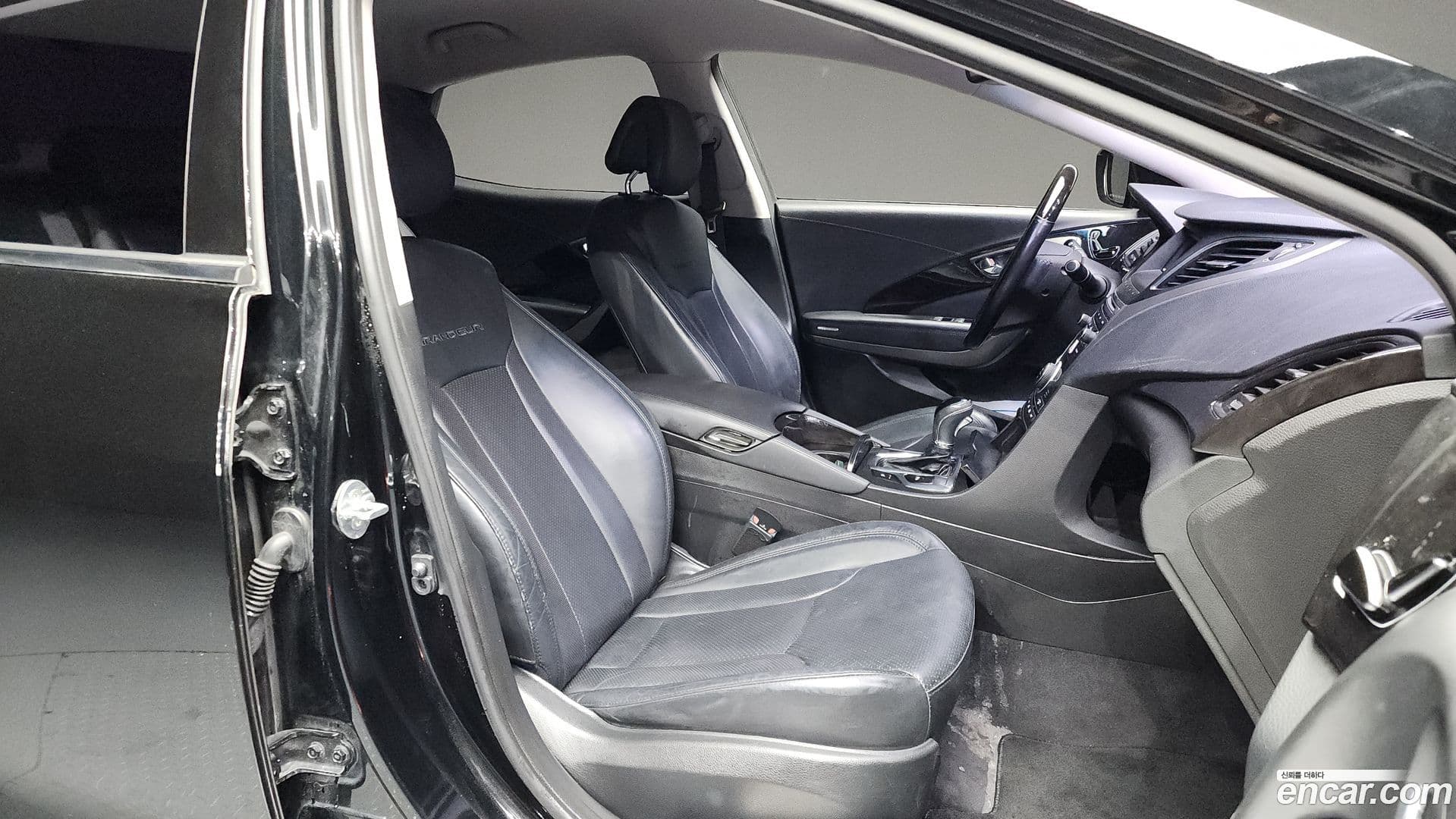 Main__Slider__Photo:Grandeur Hyundai 2015.5-10