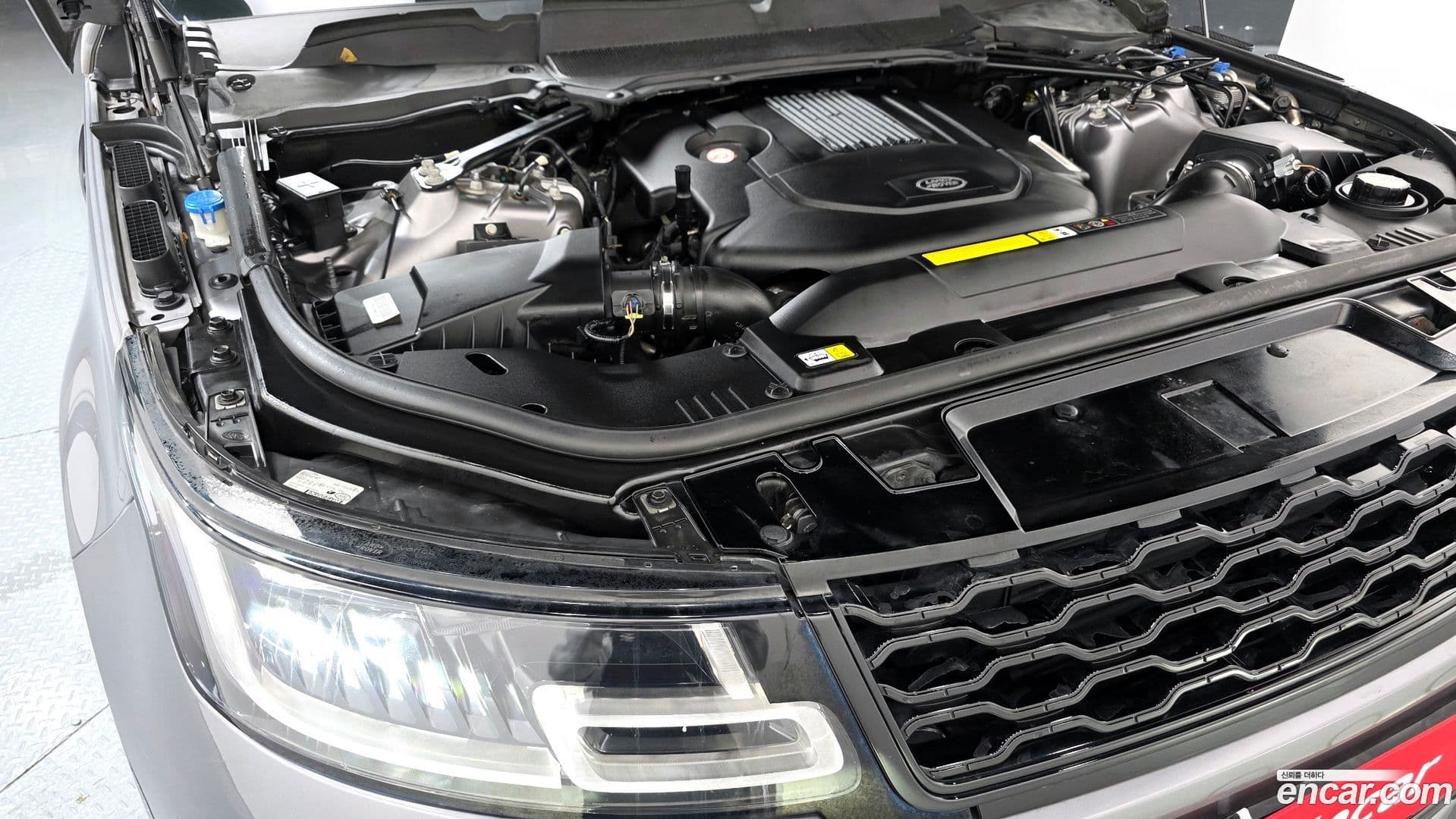 Main__Slider__Photo:Range Rover Sport Land Rover 2020.10-5