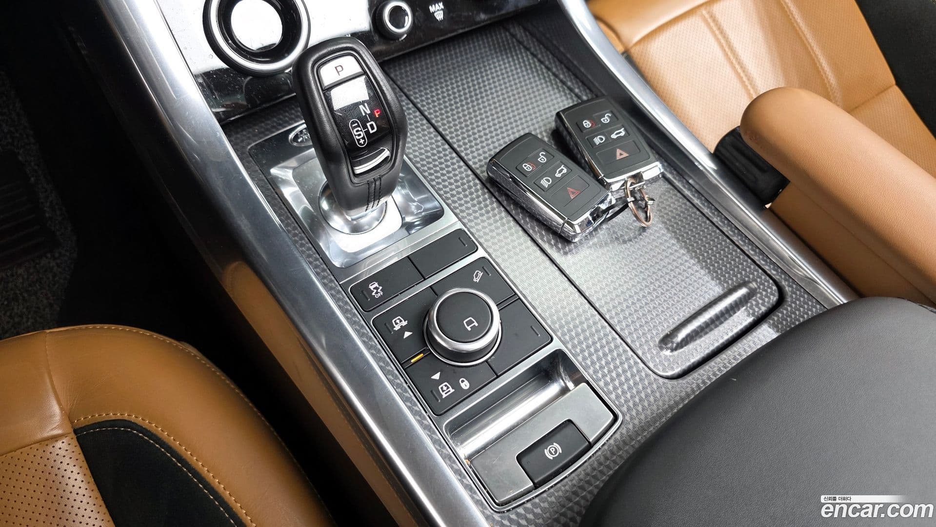 Main__Slider__Photo:Range Rover Sport Land Rover 2020.10-8