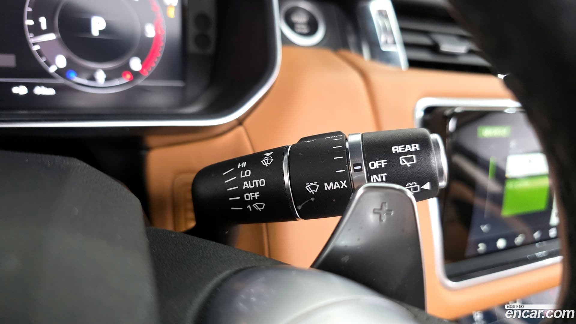 Main__Slider__Photo:Range Rover Sport Land Rover 2020.10-13