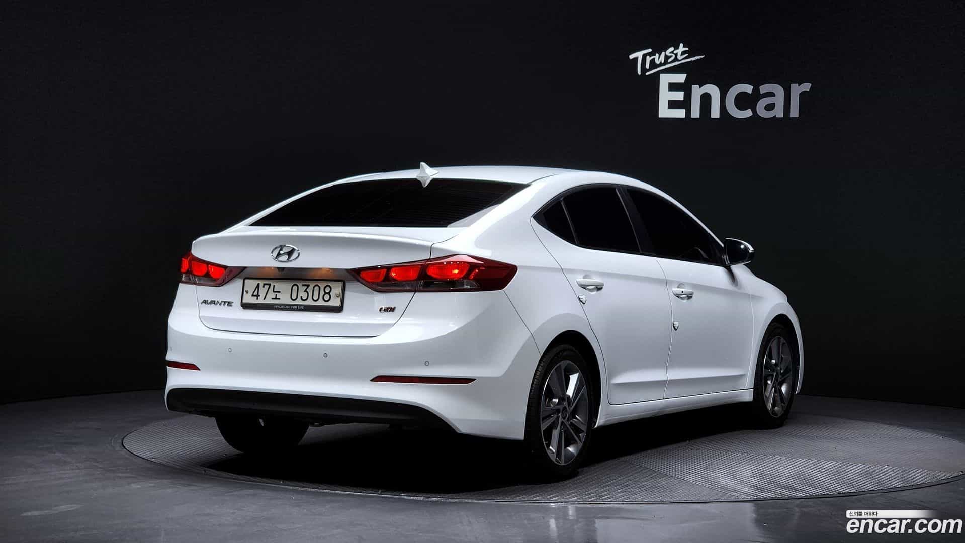 AVANTE Hyundai 2016.9-OUTER-002