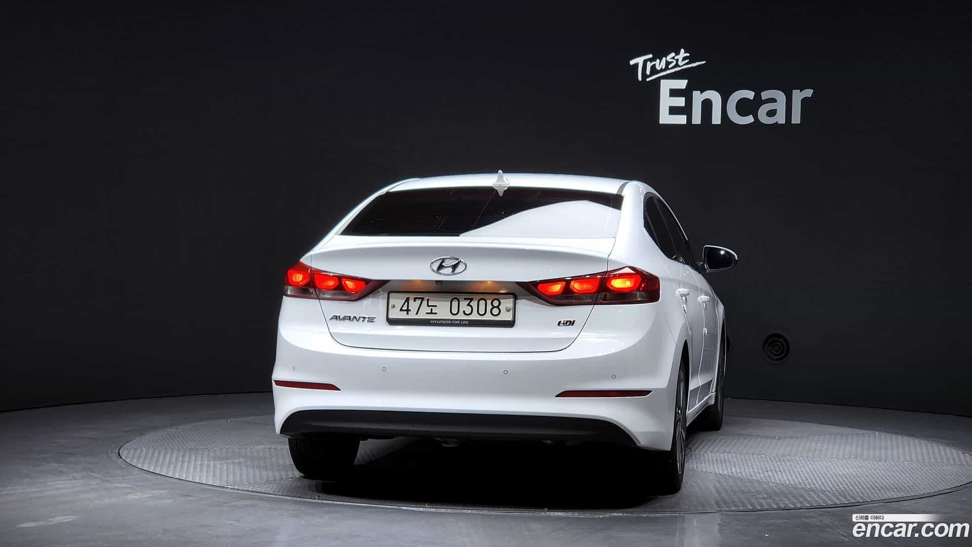 AVANTE Hyundai 2016.9-OUTER-004