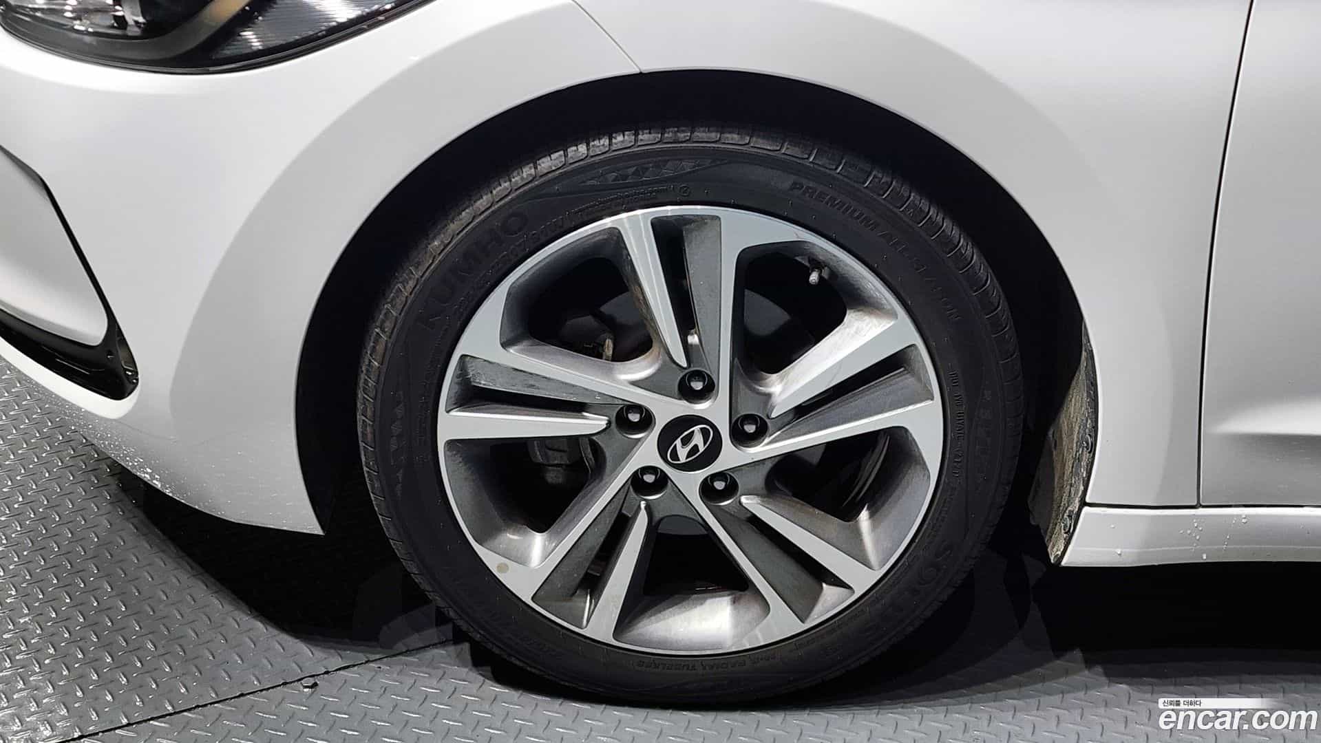 AVANTE Hyundai 2016.9-OUTER-005