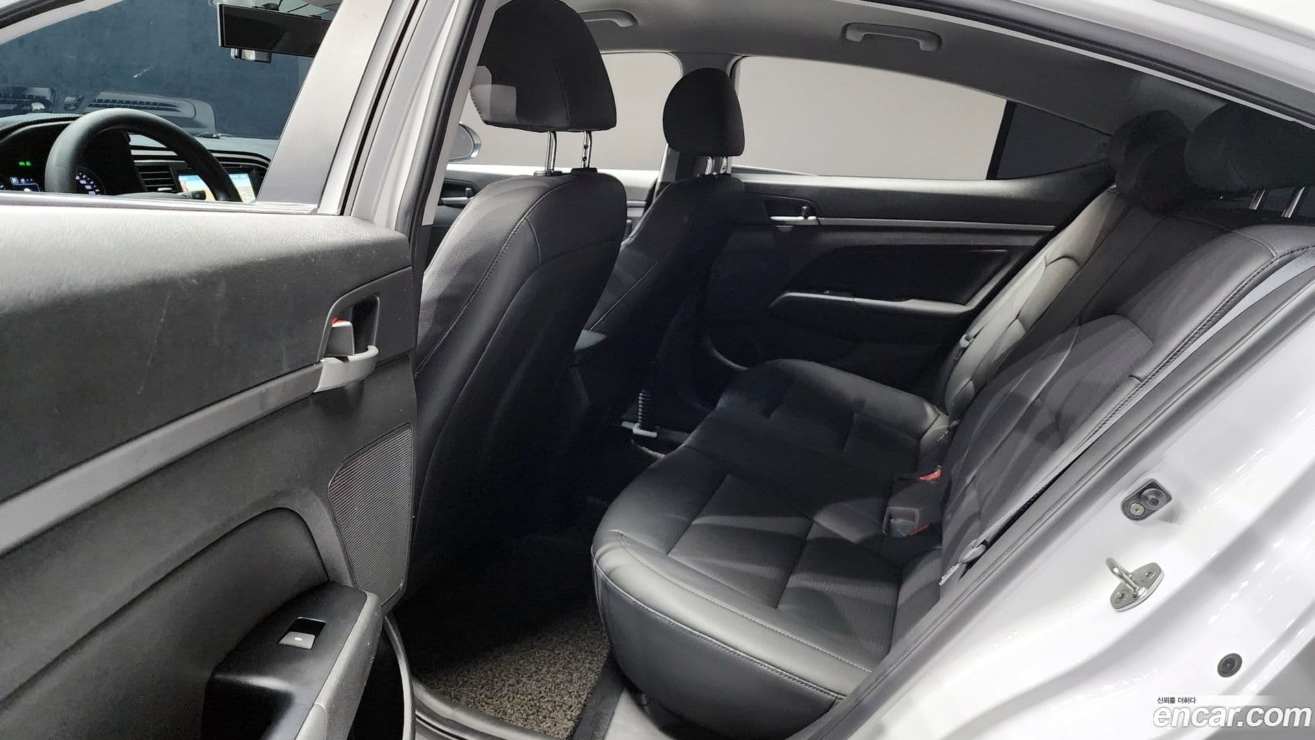 Main__Slider__Photo:AVANTE Hyundai 2016.9-12