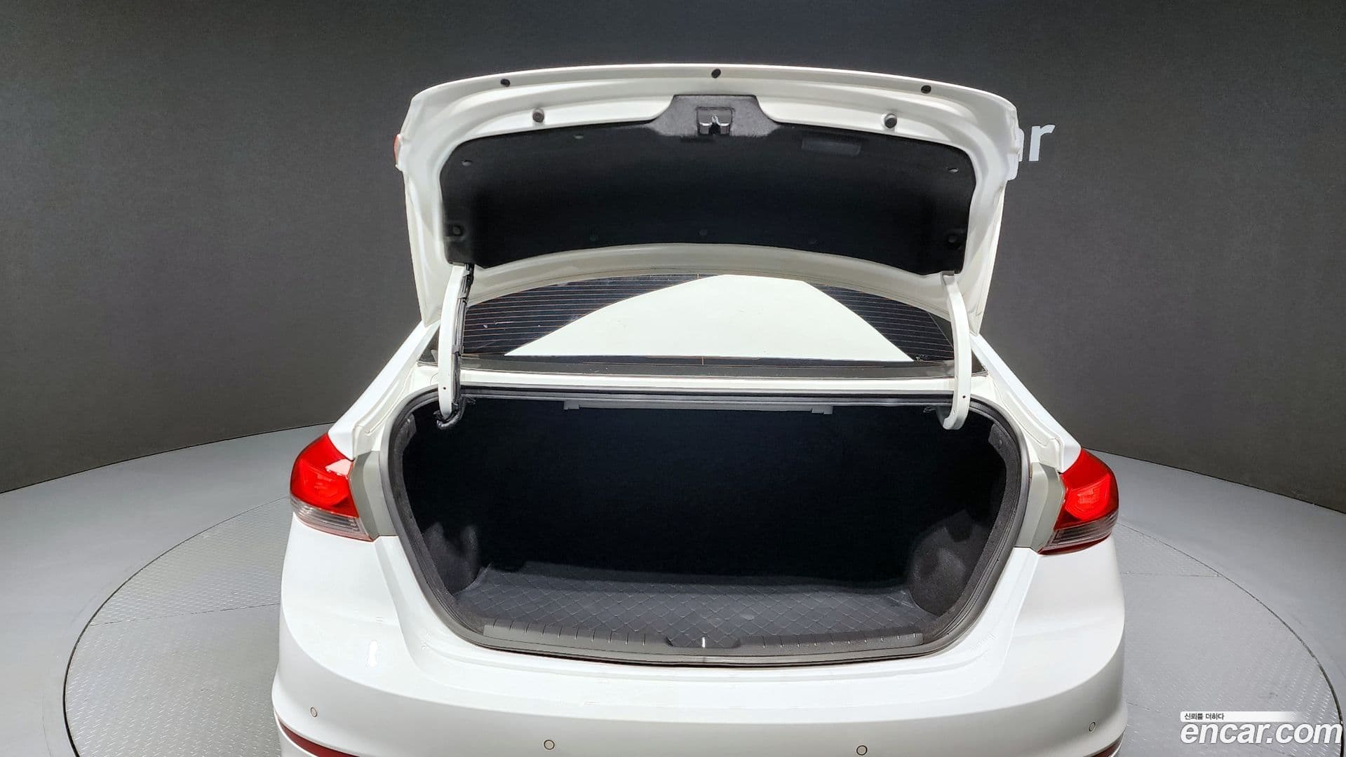 Main__Slider__Photo:AVANTE Hyundai 2016.9-19