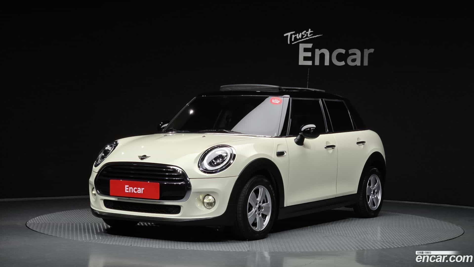 Cooper Mini 2019.2-OUTER-001
