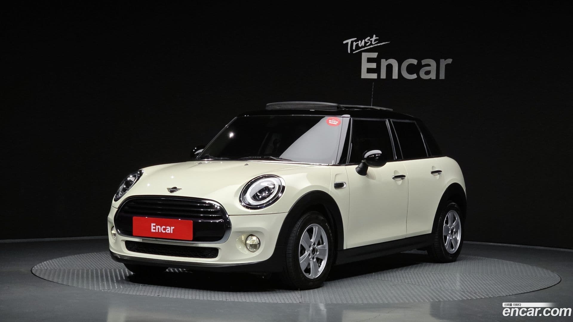 Main__Slider__Photo:Cooper Mini 2019.2-0