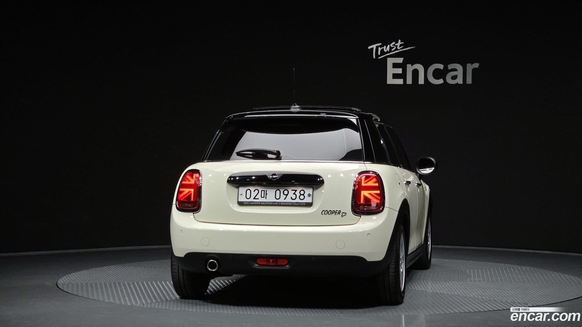 Main__Slider__Photo:Cooper Mini 2019.2-3