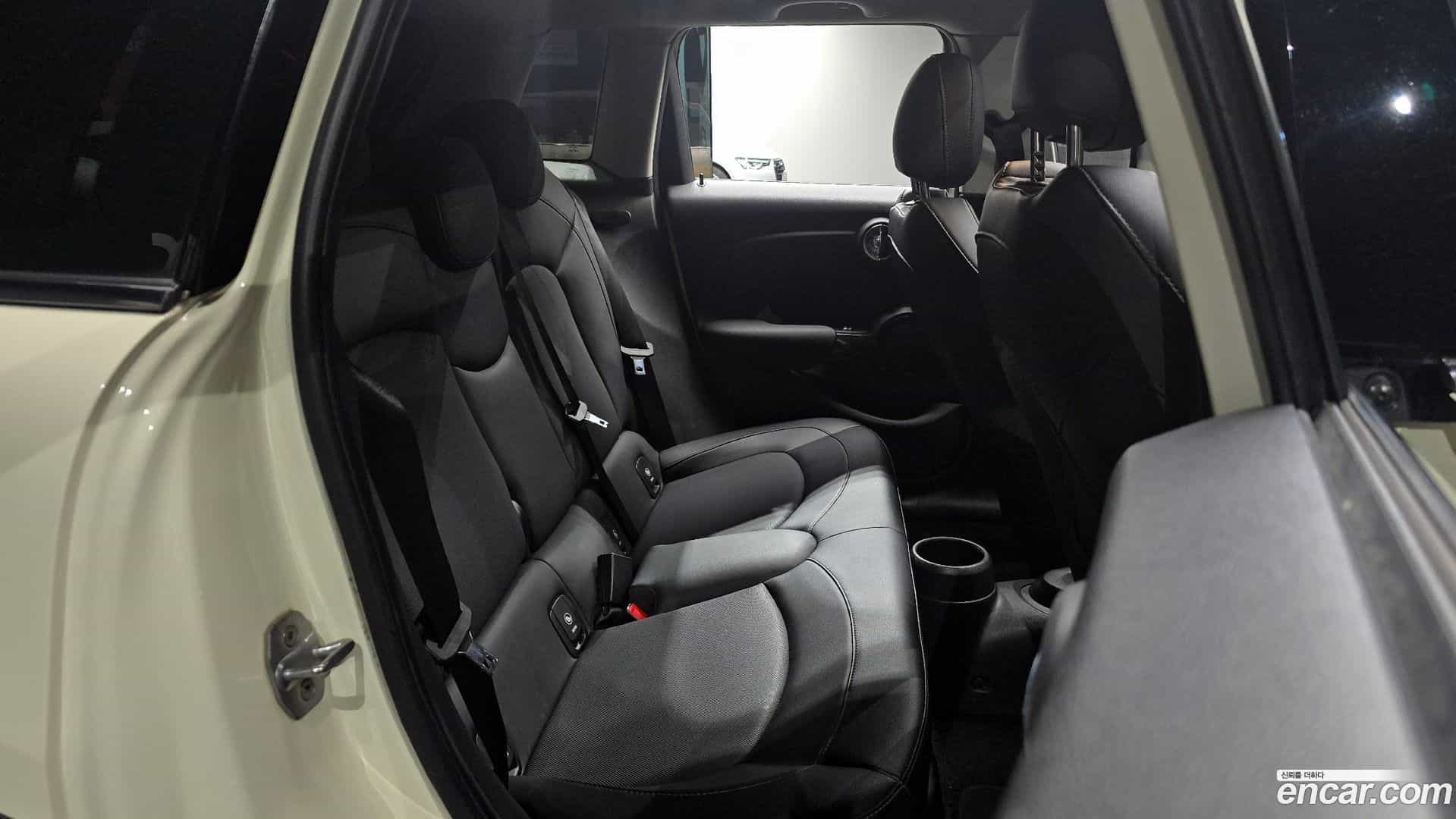 Cooper Mini 2019.2-OPTION-016