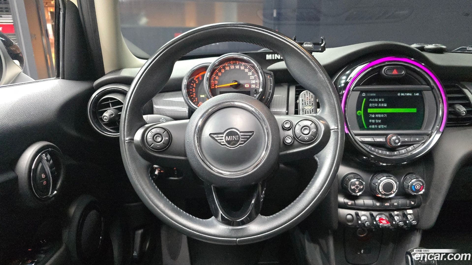 Main__Slider__Photo:Cooper Mini 2019.2-12