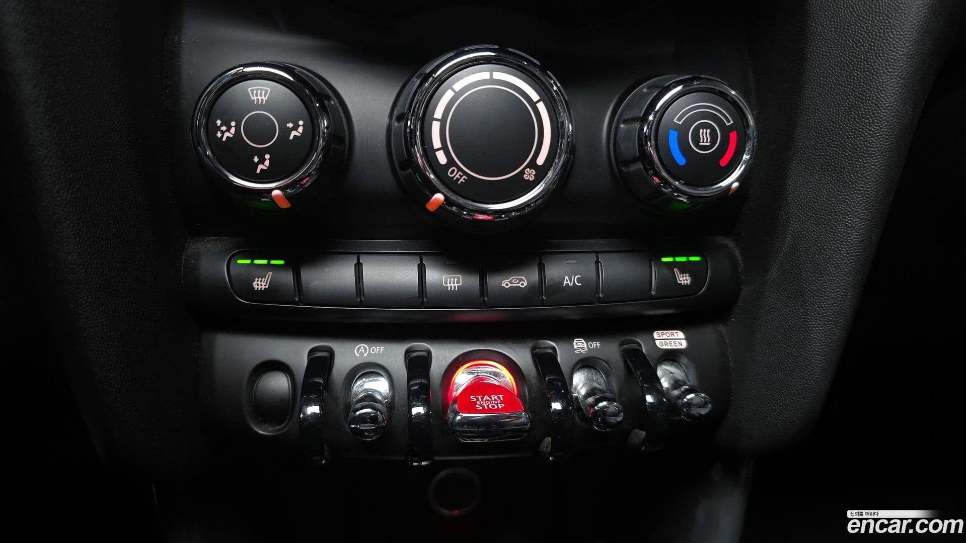 Main__Slider__Photo:Cooper Mini 2019.2-17